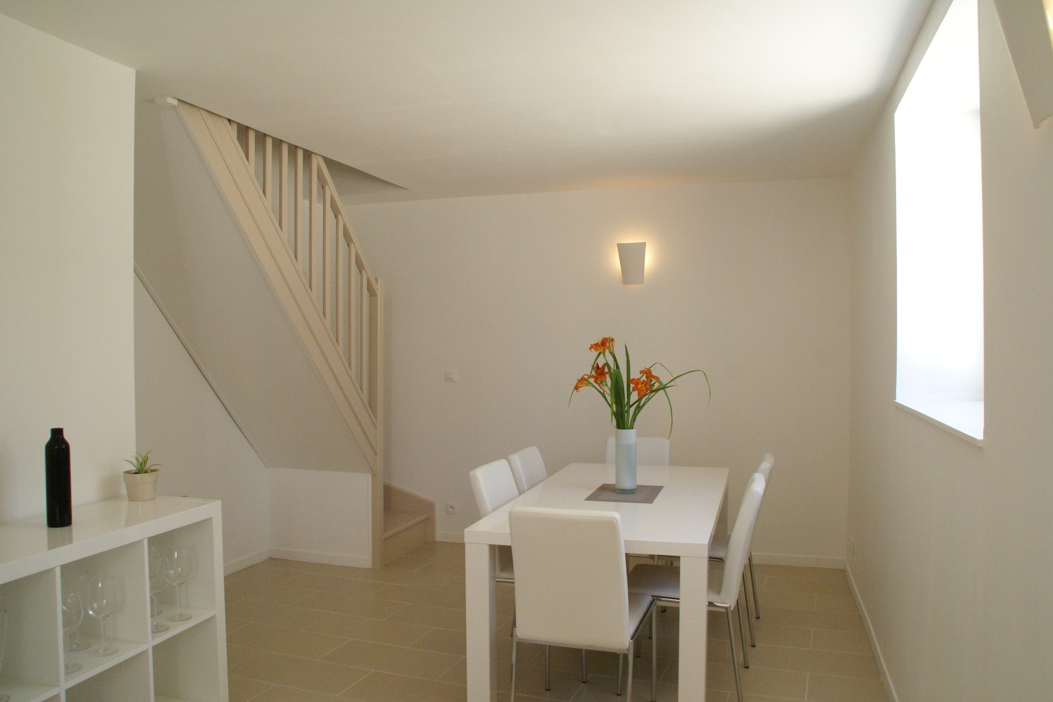 Maison de vacances Beaumont en Véron-Dining room