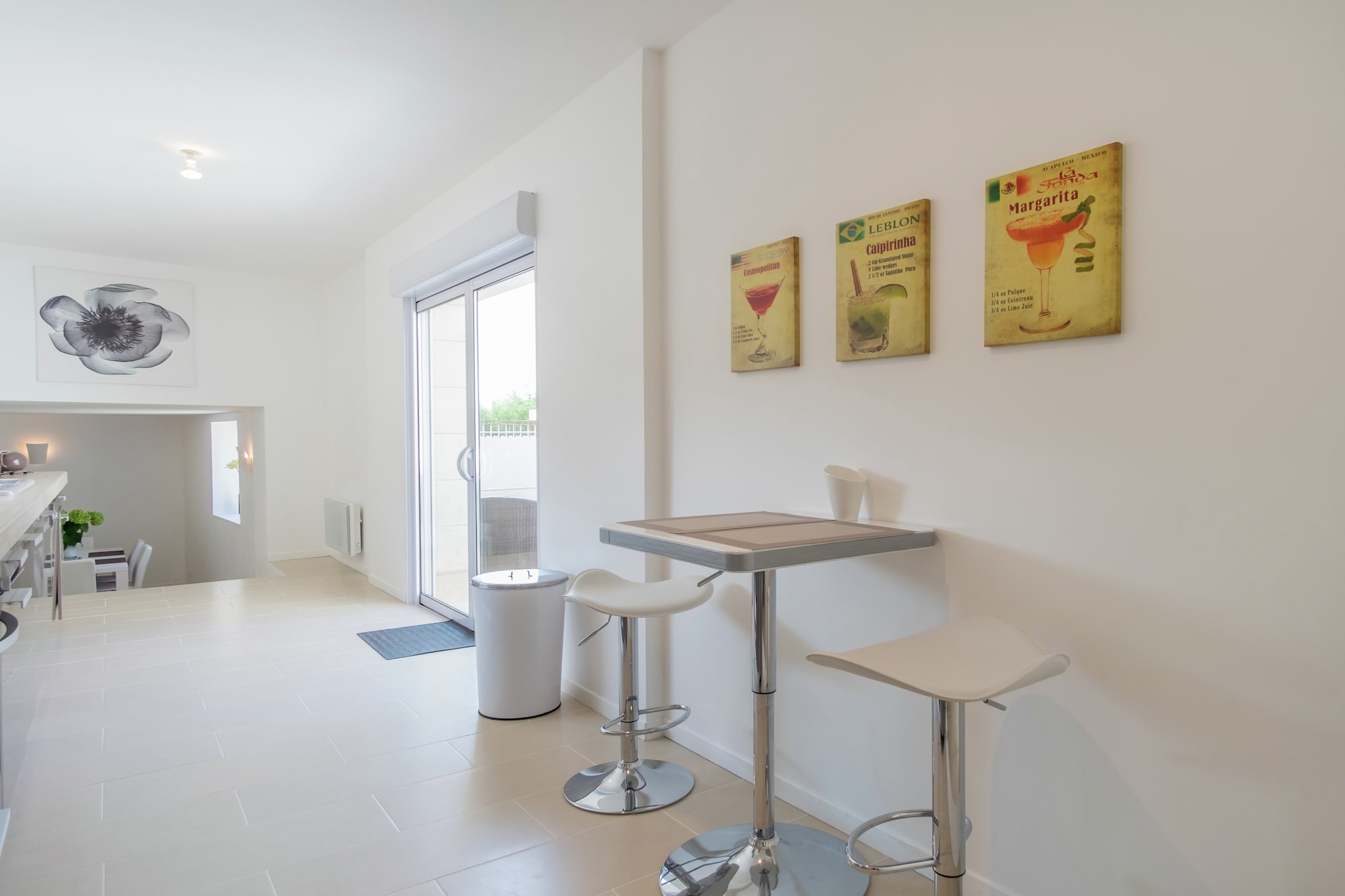 Maison de vacances Beaumont en Véron-Dining room