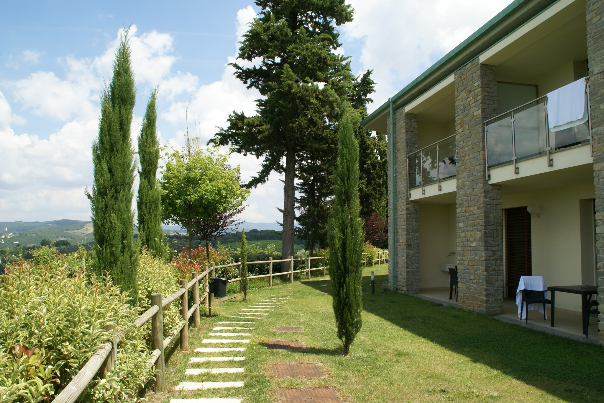 Modern furnished apartment with air conditioning in Chianti