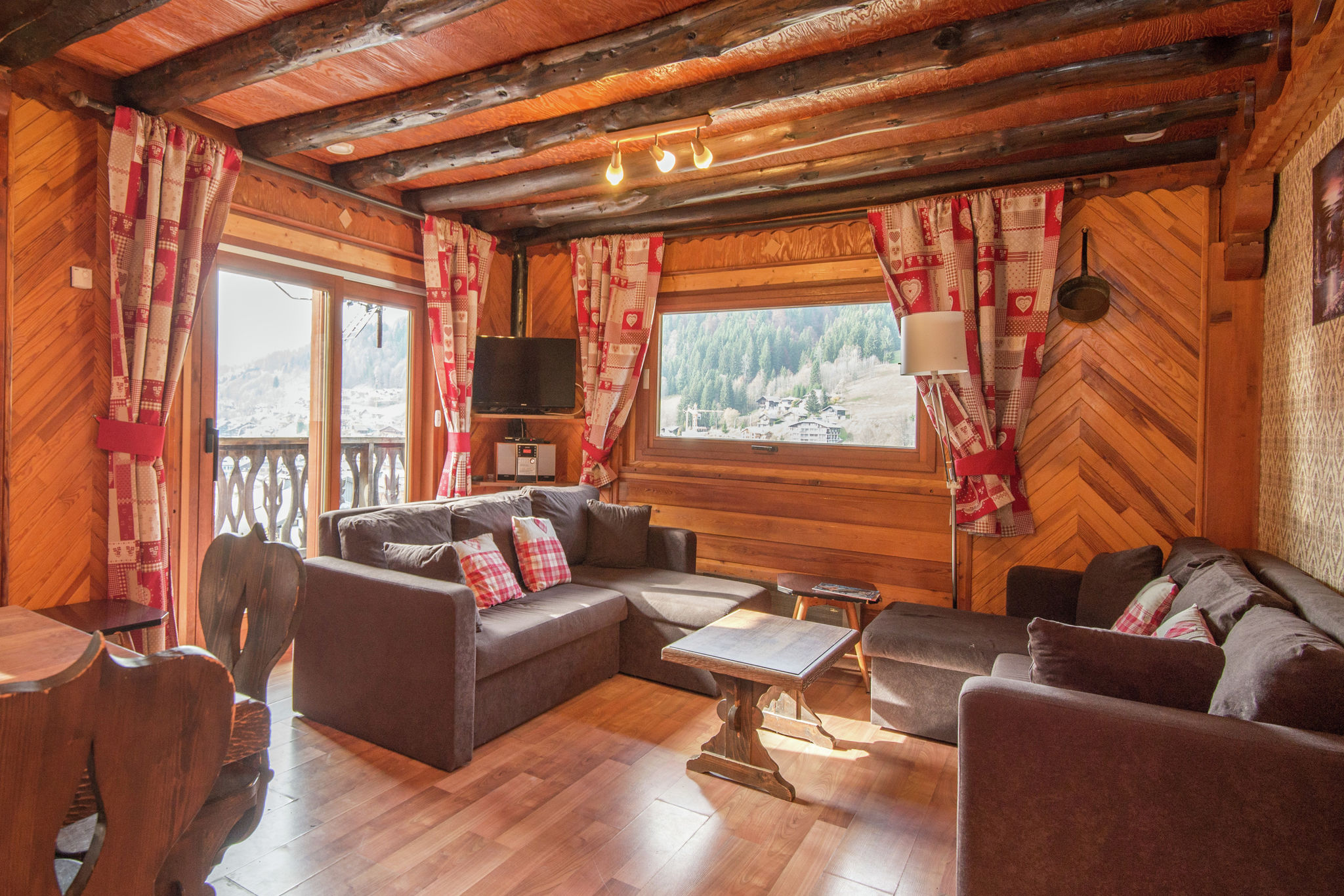Pleasing Holiday Home in Les Gets near Ski Area