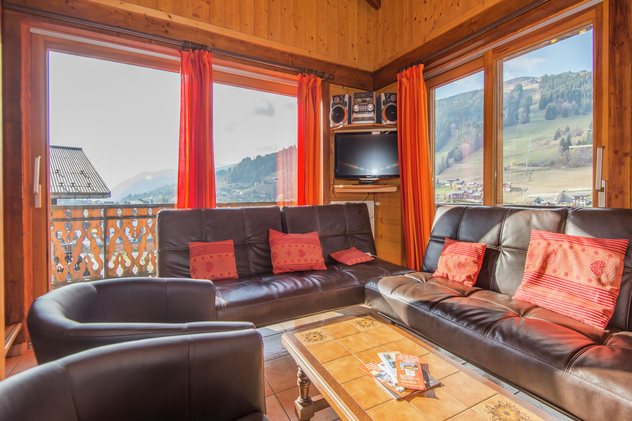 Rental for 14 people in beautiful ski area between mountains and nature
