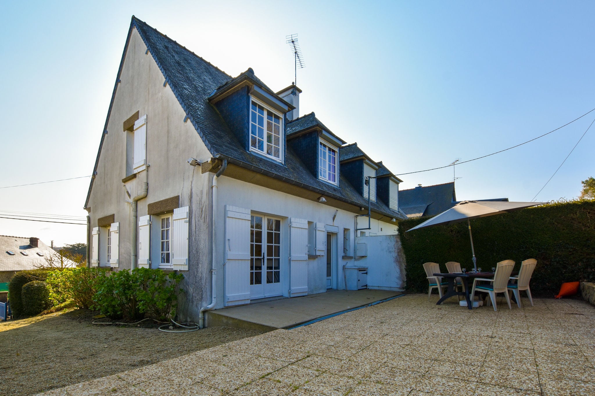 Modernes Ferienhaus mit Garten in Saint-Cast-le-Guildo