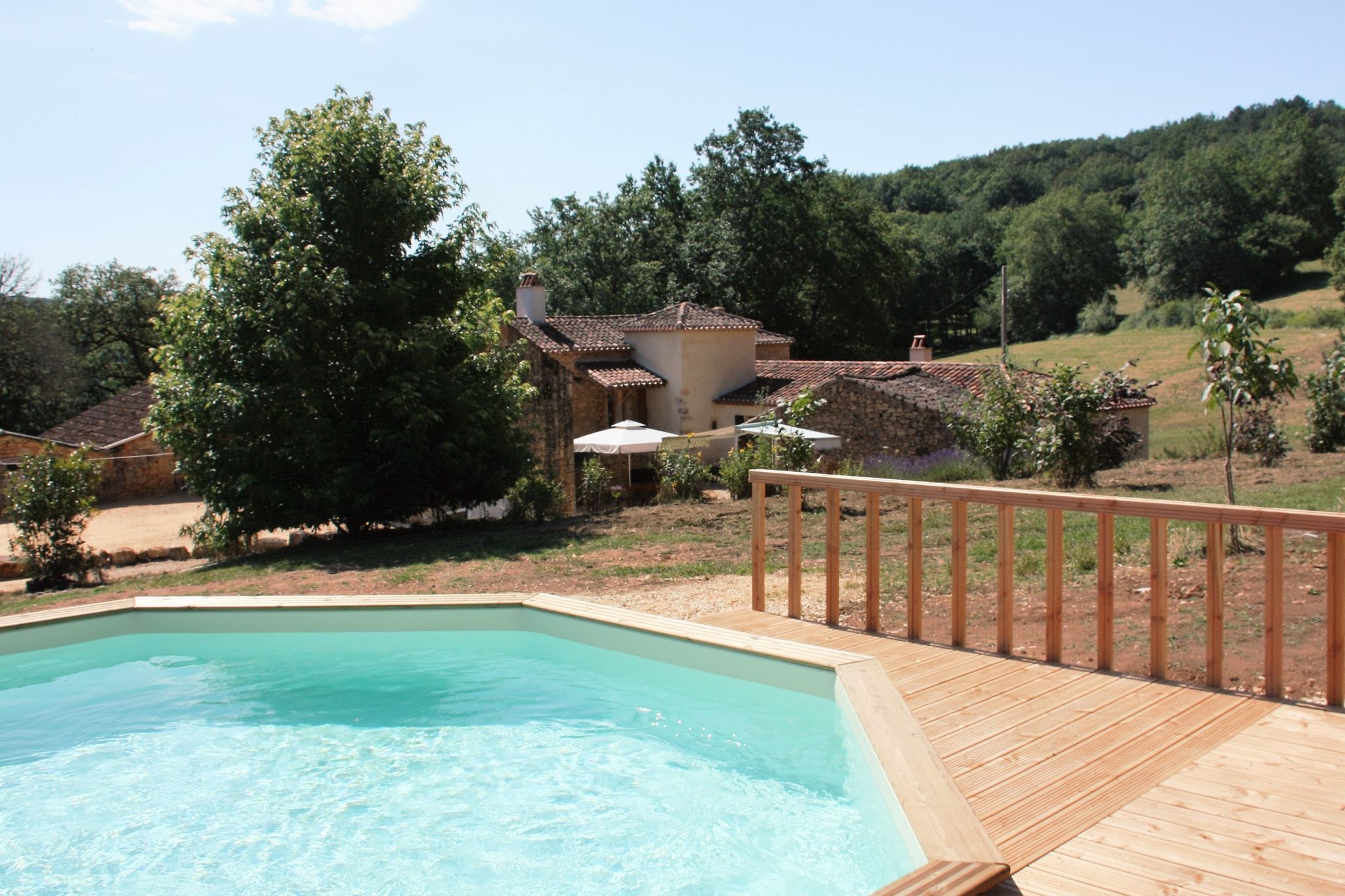Gerenoveerde boerderij in Zuid-Frankrijk met privézwembad