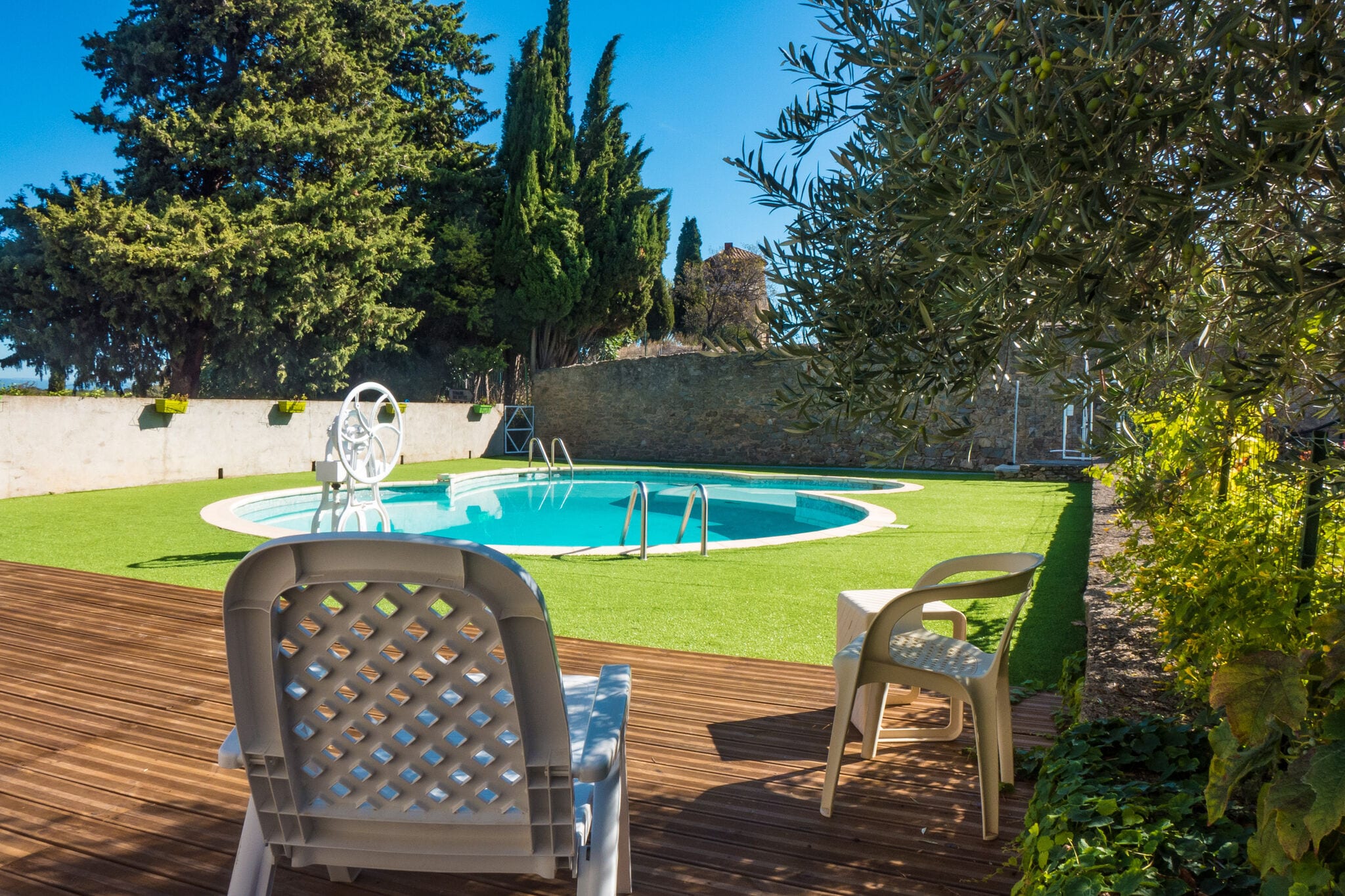 Maison de vacances cosy à Montbrun-des-Corbières, piscine