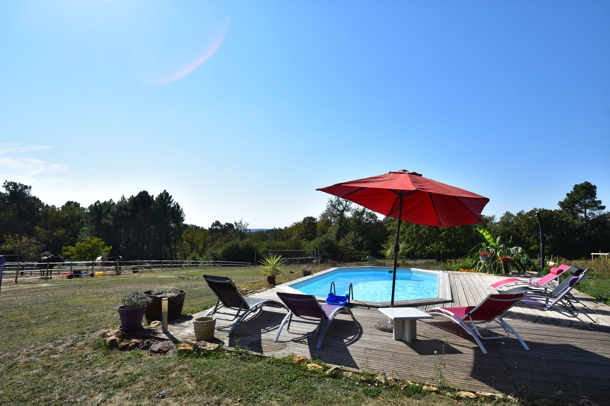 Ferienhaus in der Aquitaine mit Pool und großer Terrasse