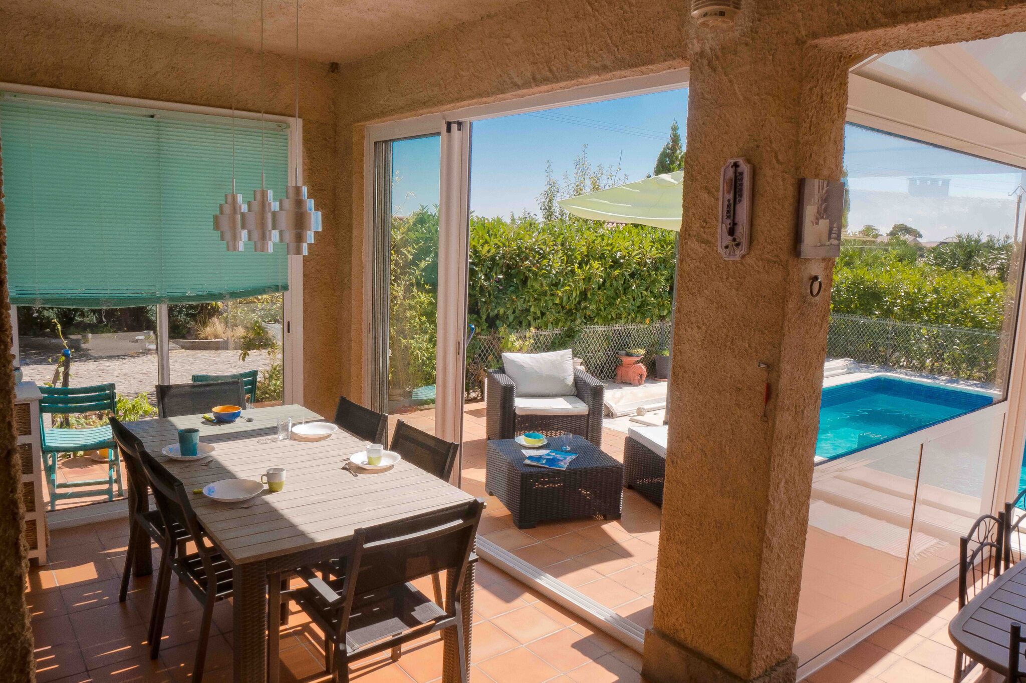 Schönes Ferienhaus in Argeliers mit Swimmingpool