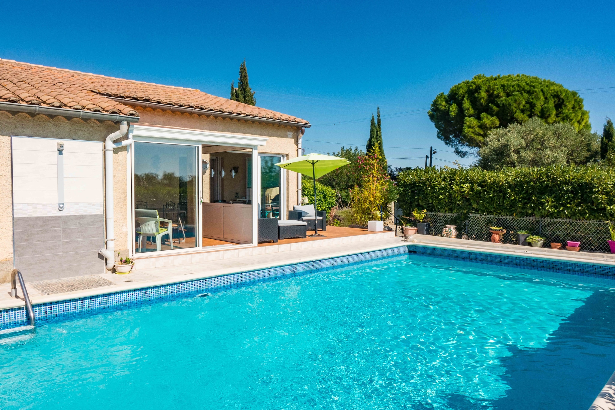 Schönes Ferienhaus in Argeliers mit Swimmingpool