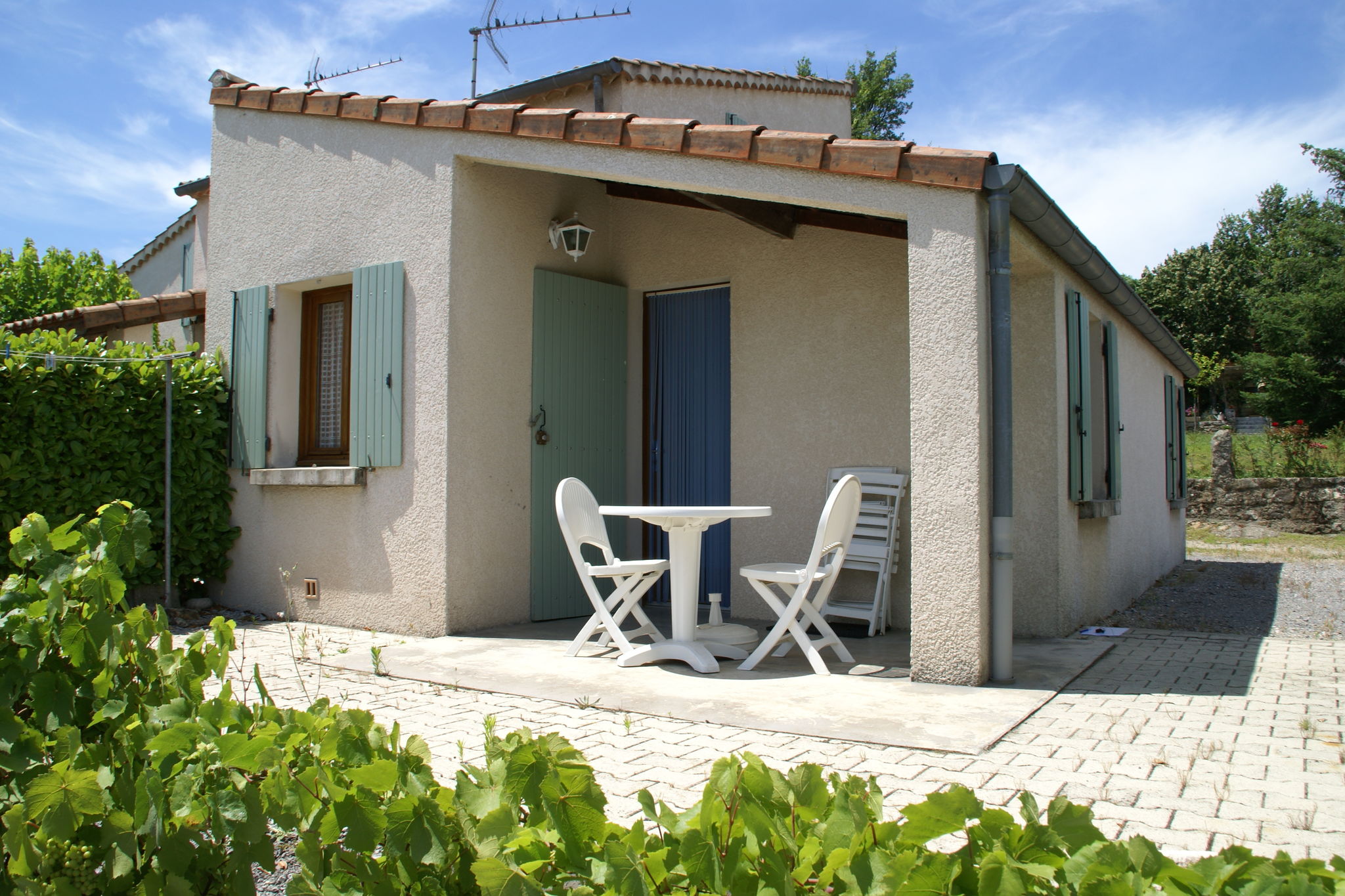 Comfortabel vakantiehuis met ter in Lablachère Ardèche