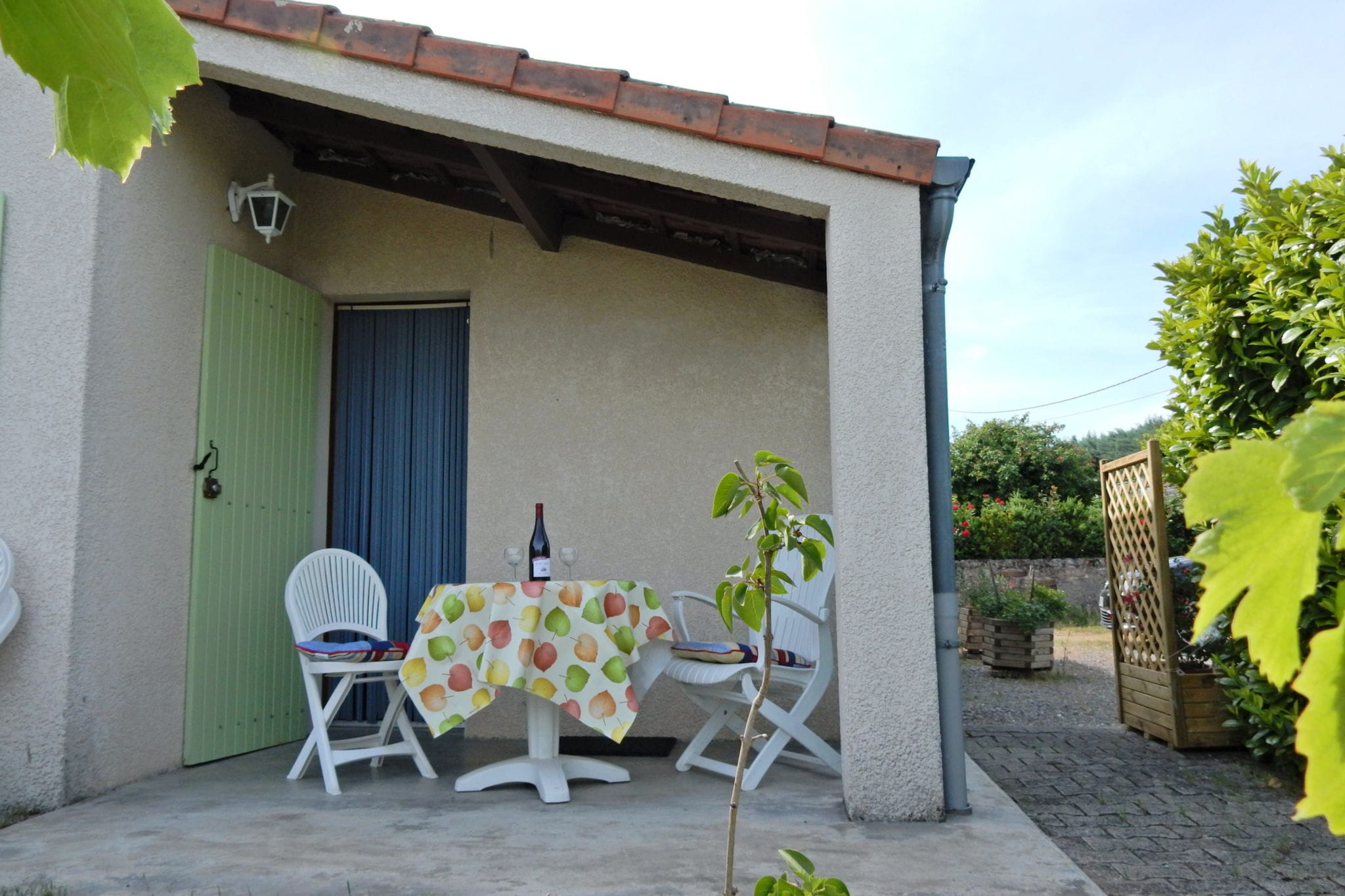 Comfortabel vakantiehuis met ter in Lablachère Ardèche