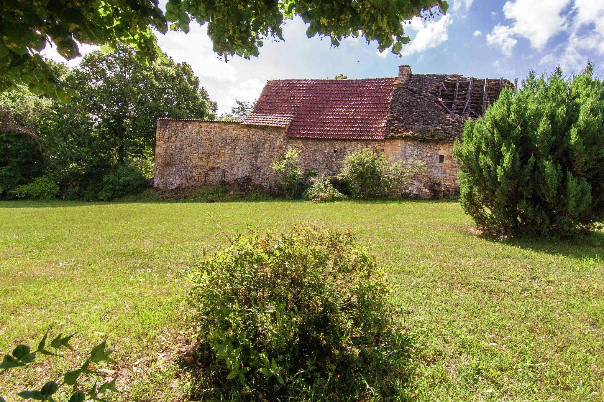 Geräumiges Bauernhaus mit privatem Garten in Saint-Cybranet