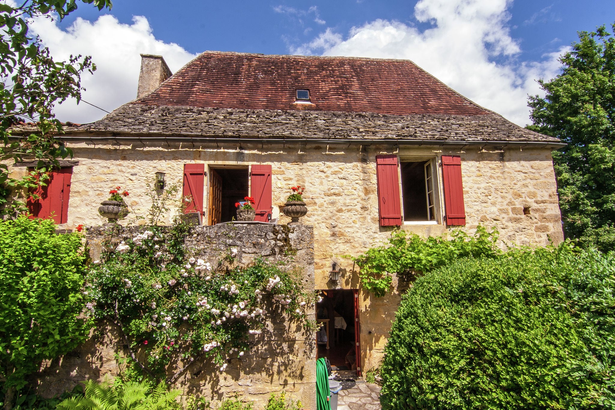 Geräumiges Bauernhaus mit privatem Garten in Saint-Cybranet