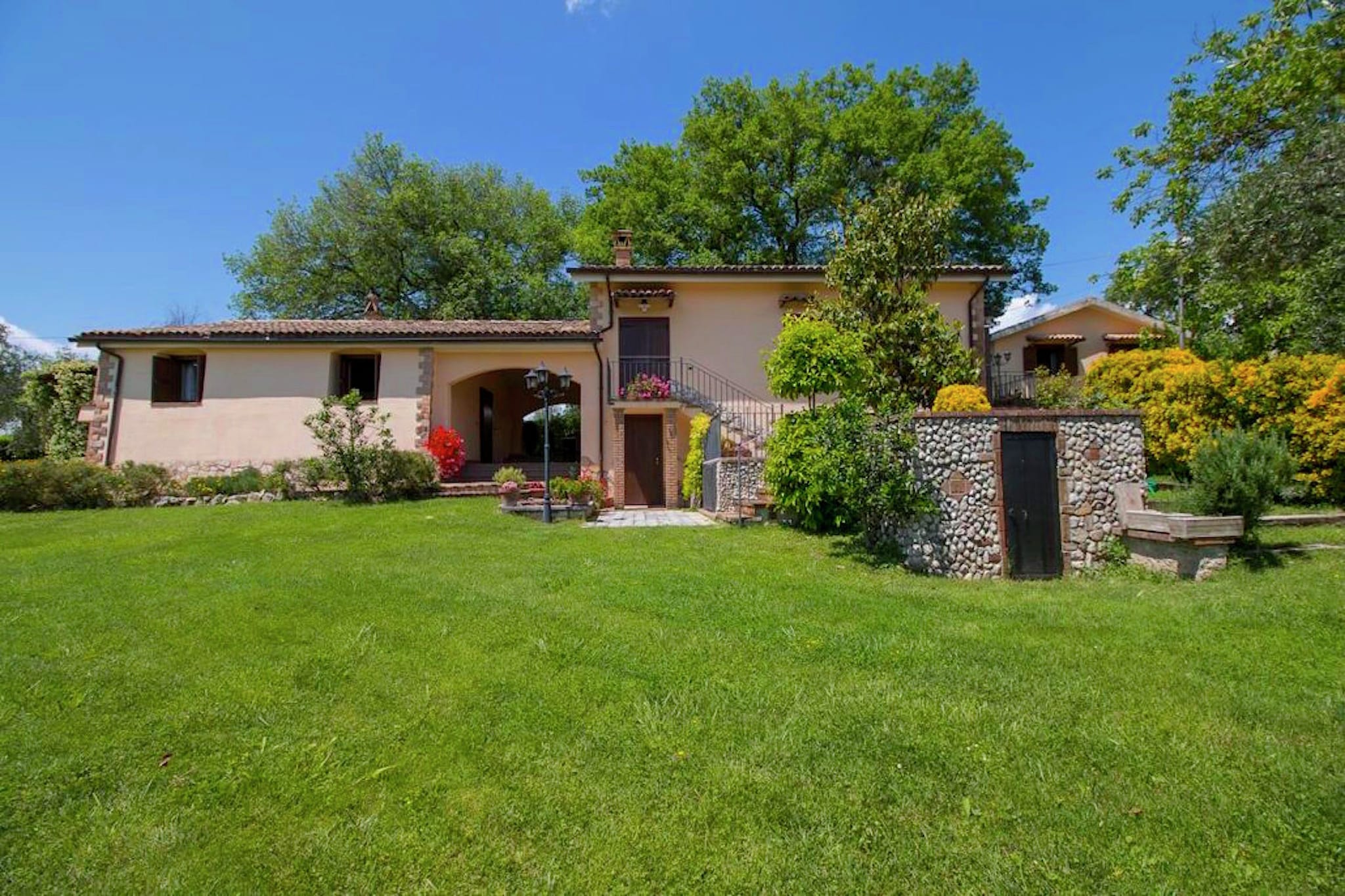 Exterior Summer