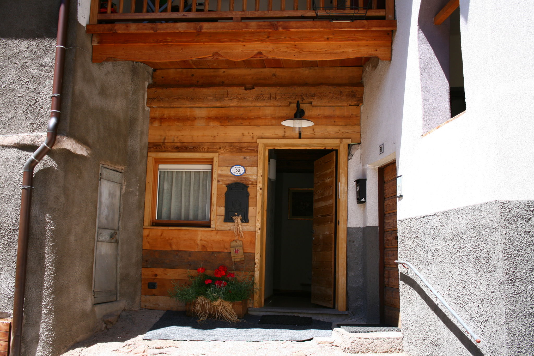 Moderne maso in de Val di Fiemme, ideaal voor zomer en winter, tuin met terras