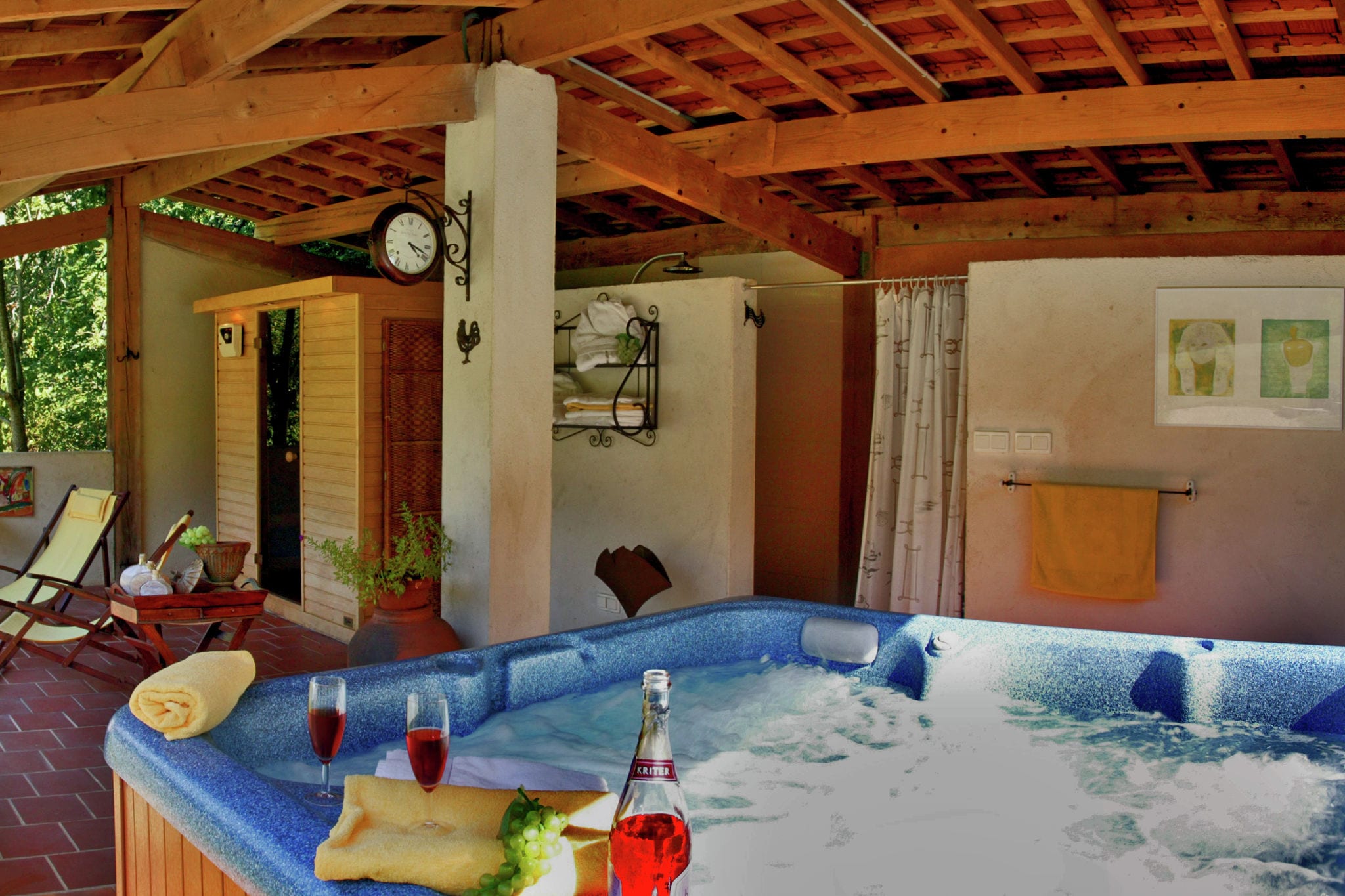 Stijlvol verblijf op een privélandgoed met sauna en verwarmd zwembad
