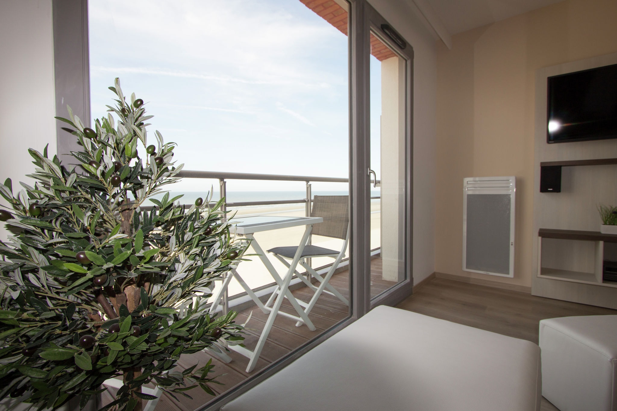 Modern beachside apartment in Bray-Dunes close to De Panne