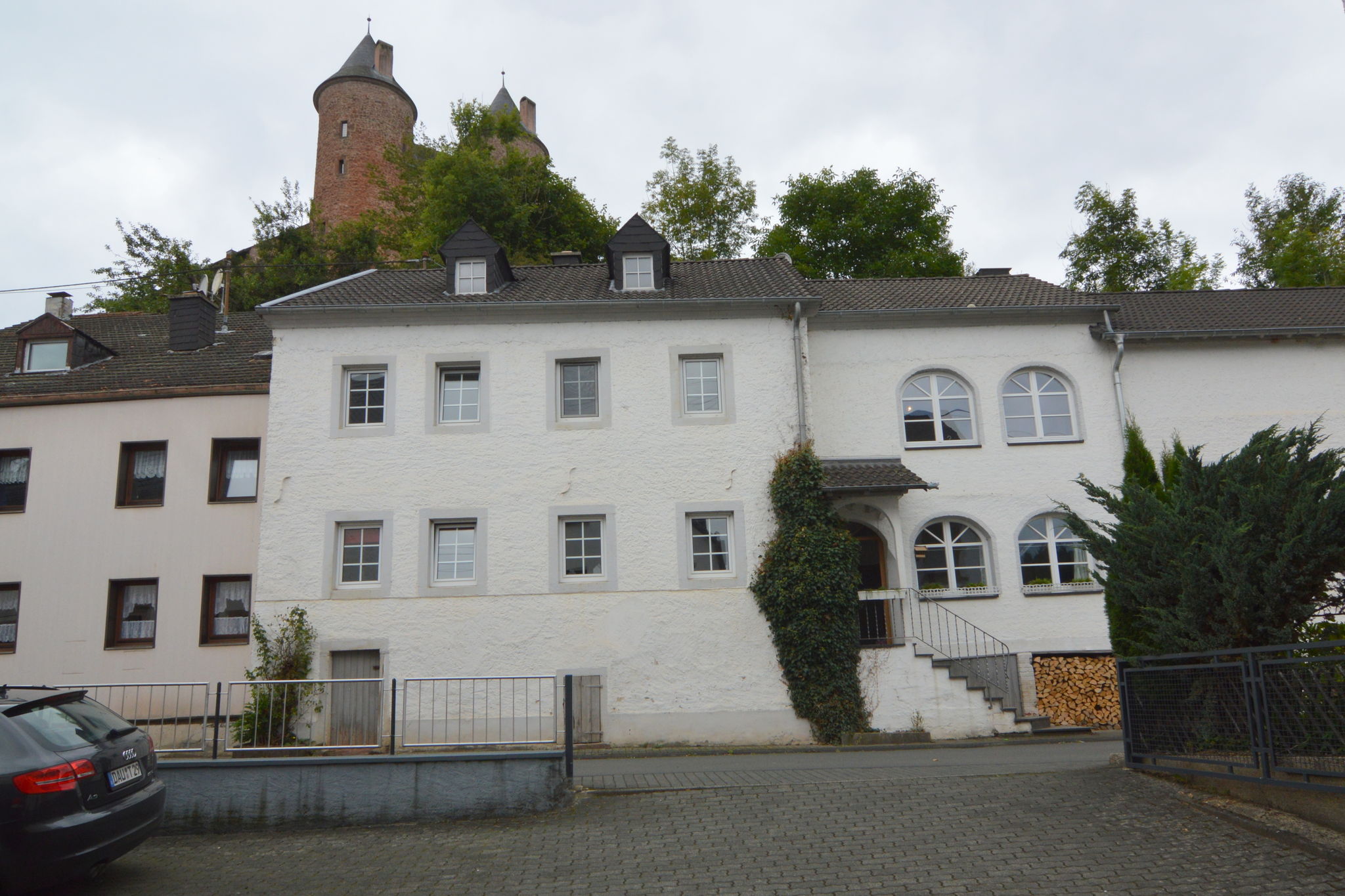 Modernes Ferienhaus in Mürlenbach in Flussnähe