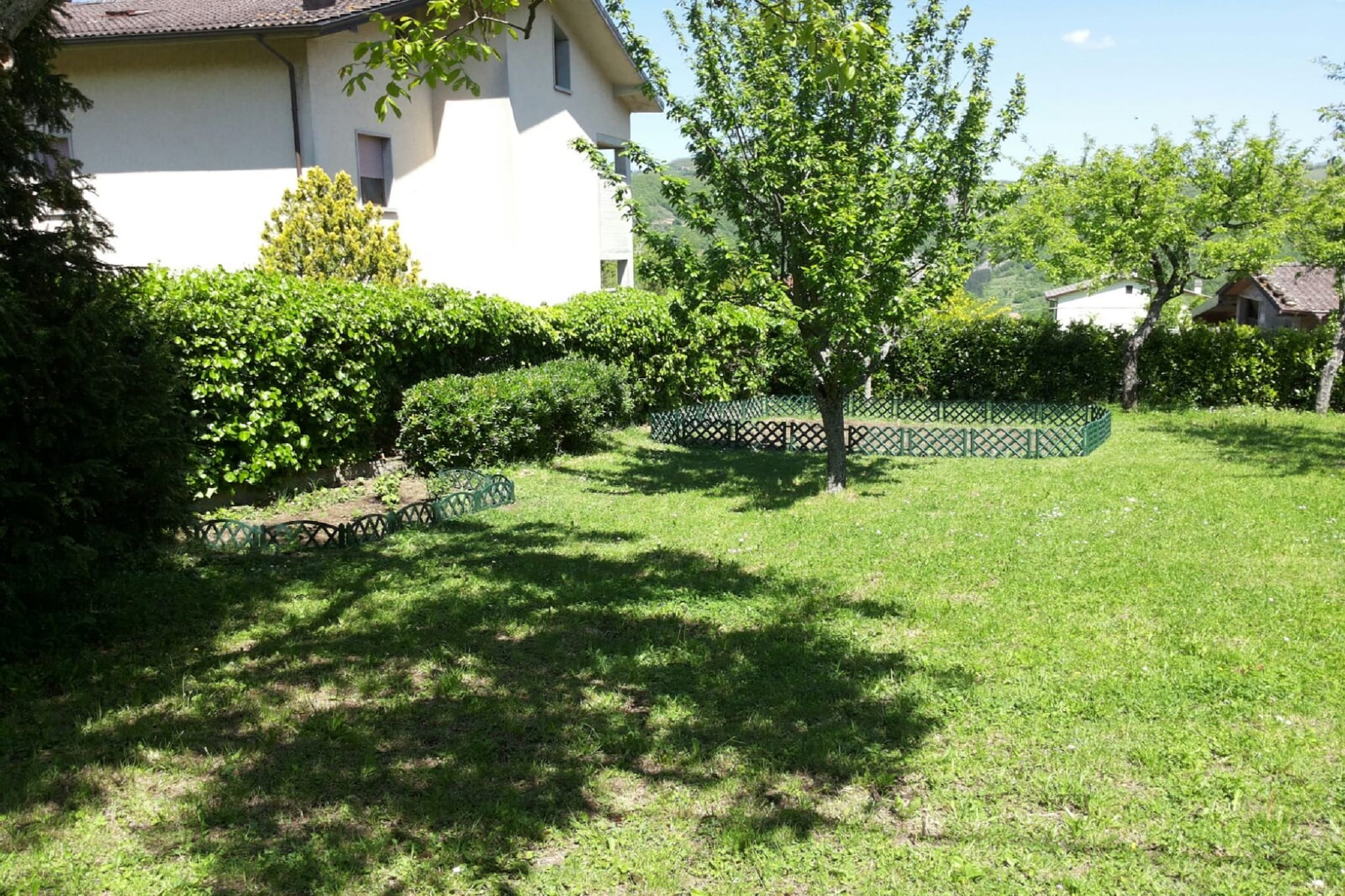 Casa Via Pieve-Gardens summer