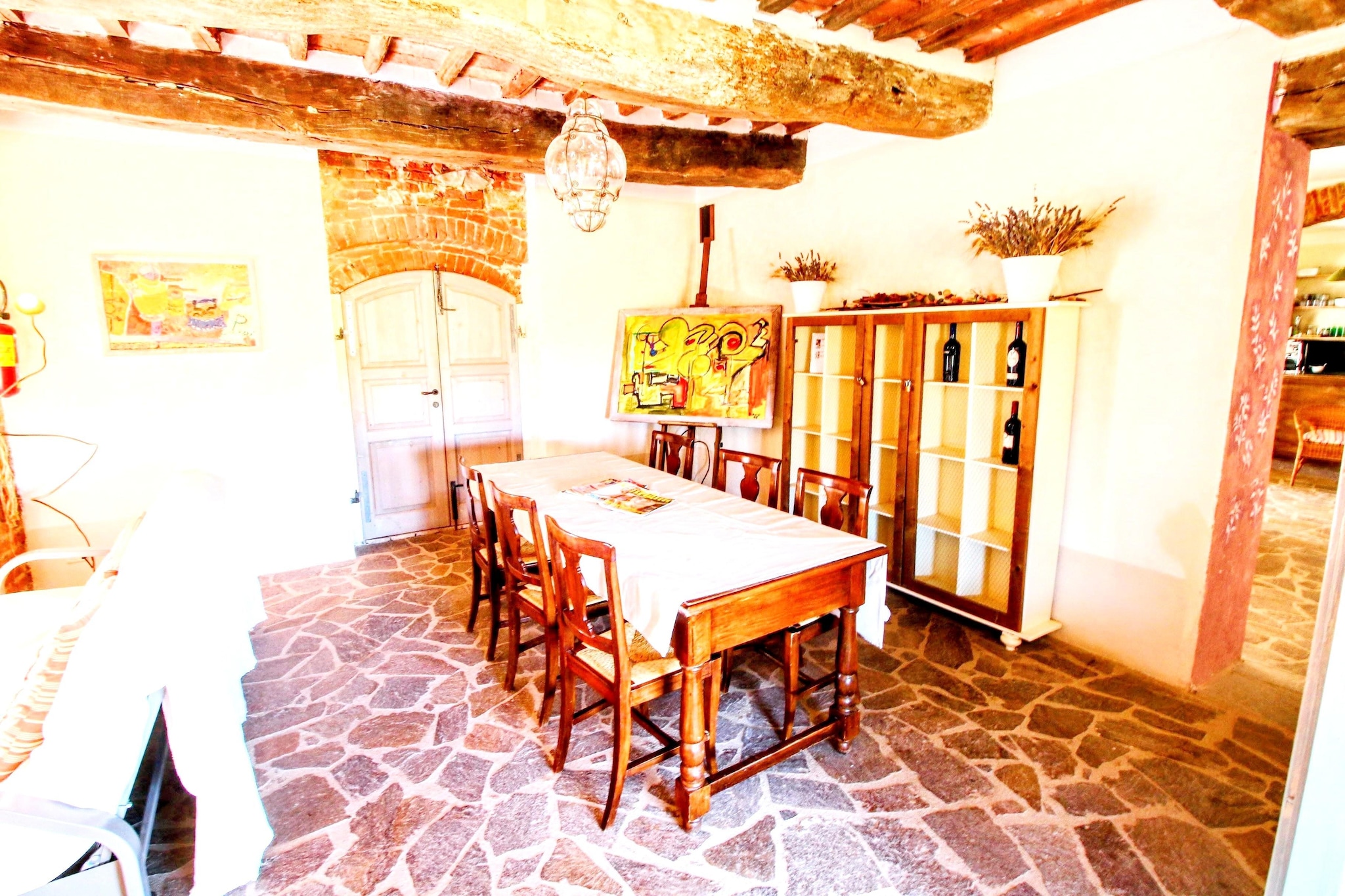 Peonie-Dining room
