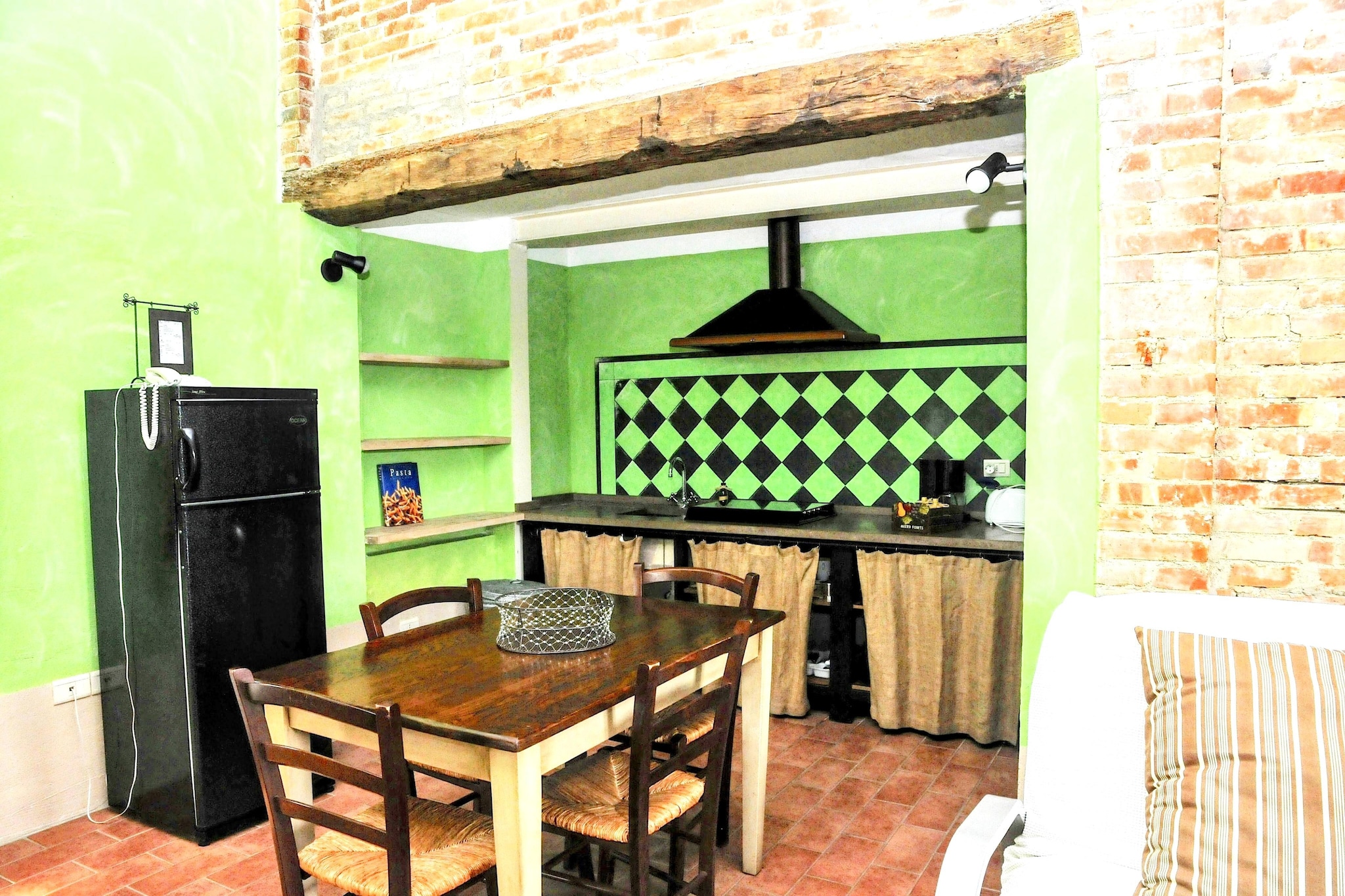 Apartment near Lake Trasimeno with Pool