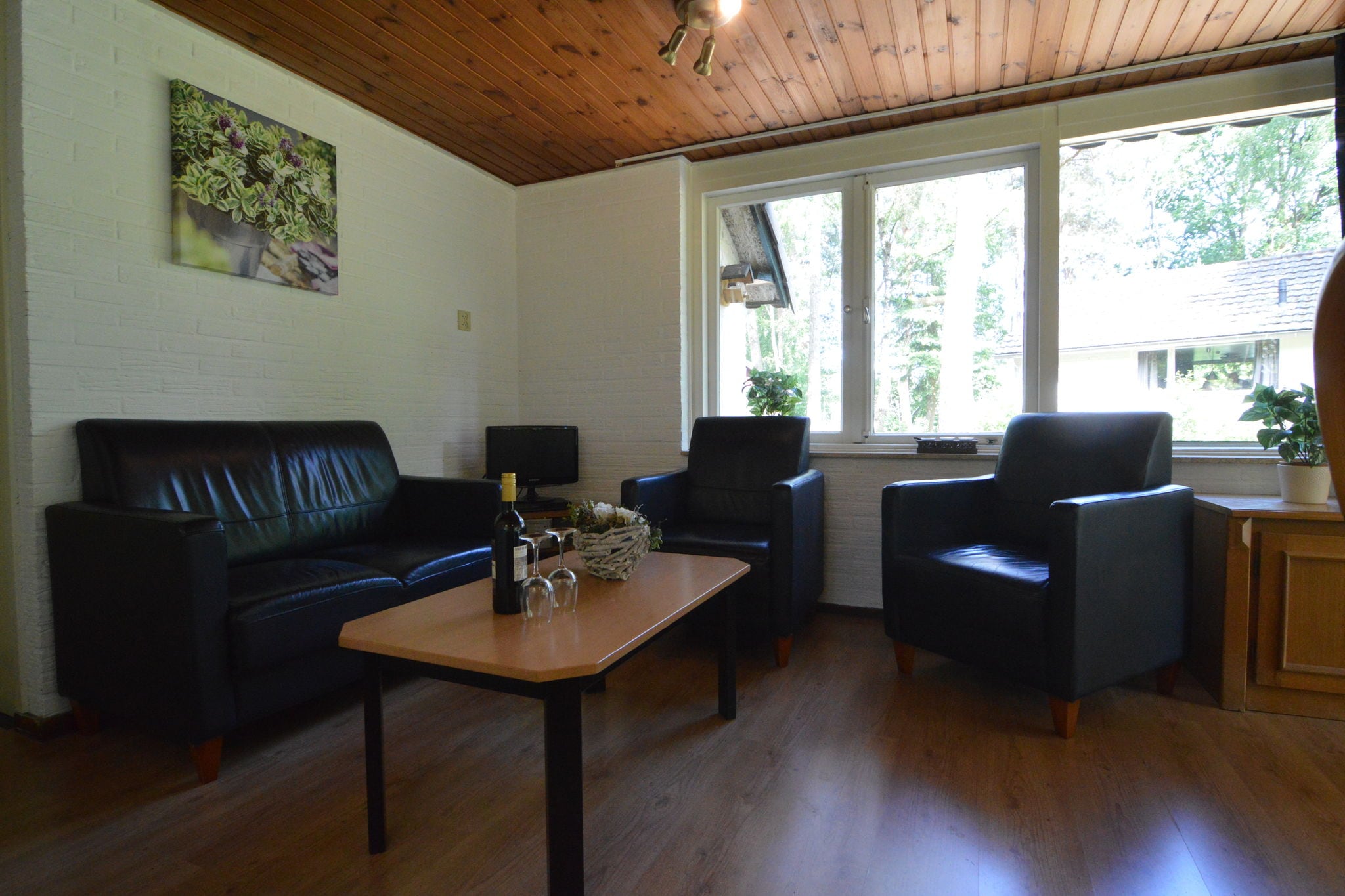 Detached bungalow with lovely covered terrace in a nature rich holiday park