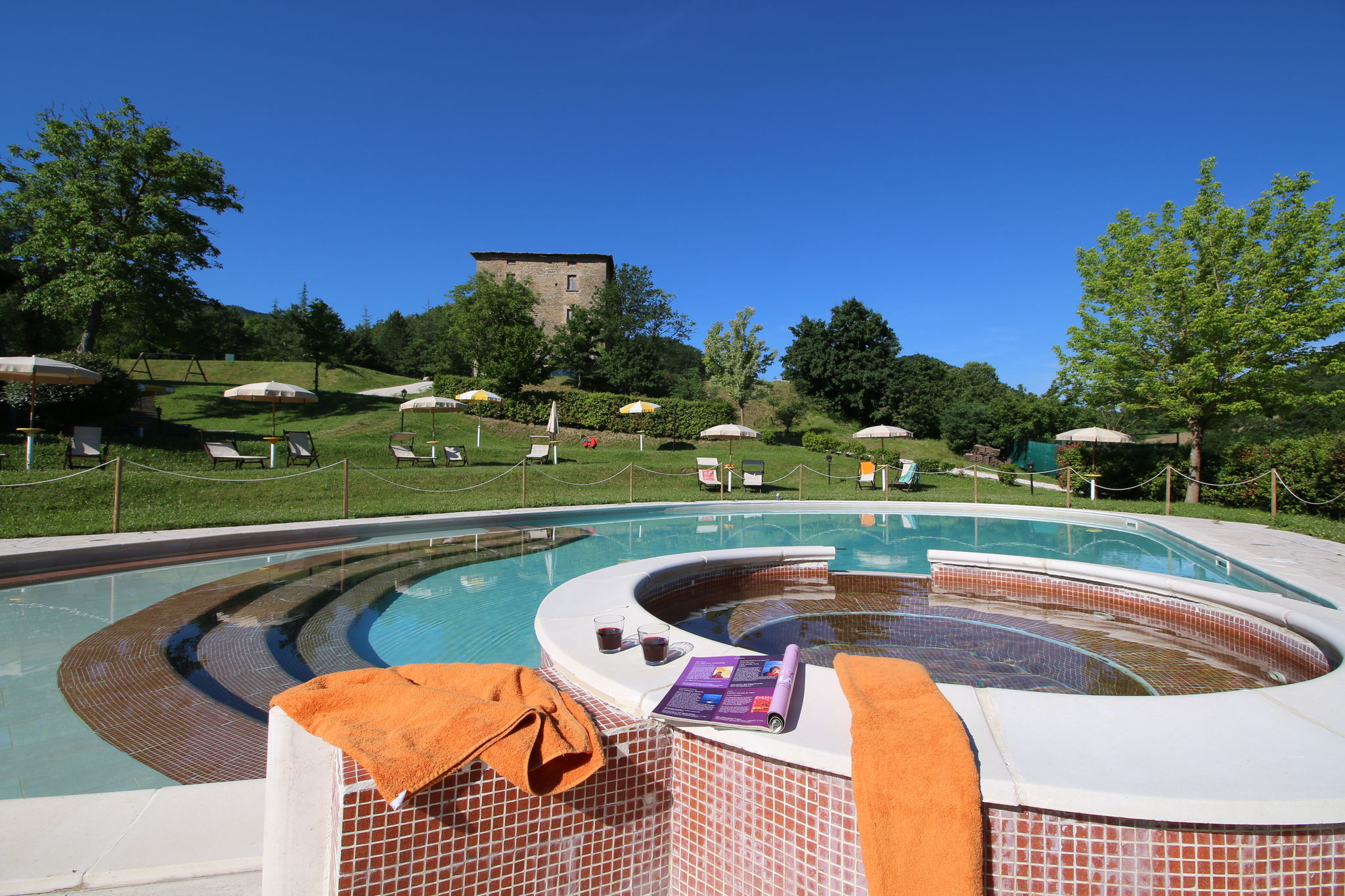 Prachtige vakantiewoning in Apecchio met zwembad
