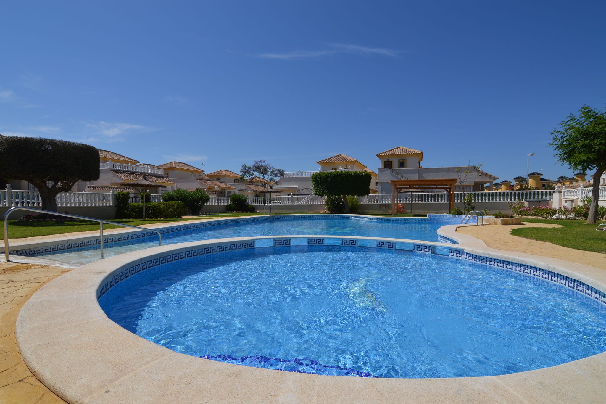 Mooi vakantiehuis in Lo Crispin dichtbij Ciudad Quesada met gezamenlijk zwembad