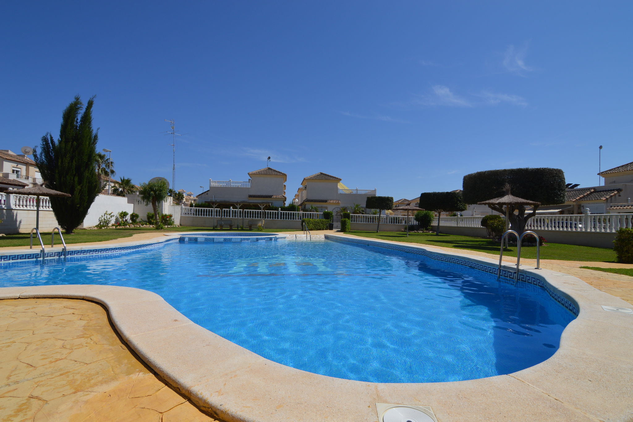Inviting holiday home in Lo Crispin with shared pool