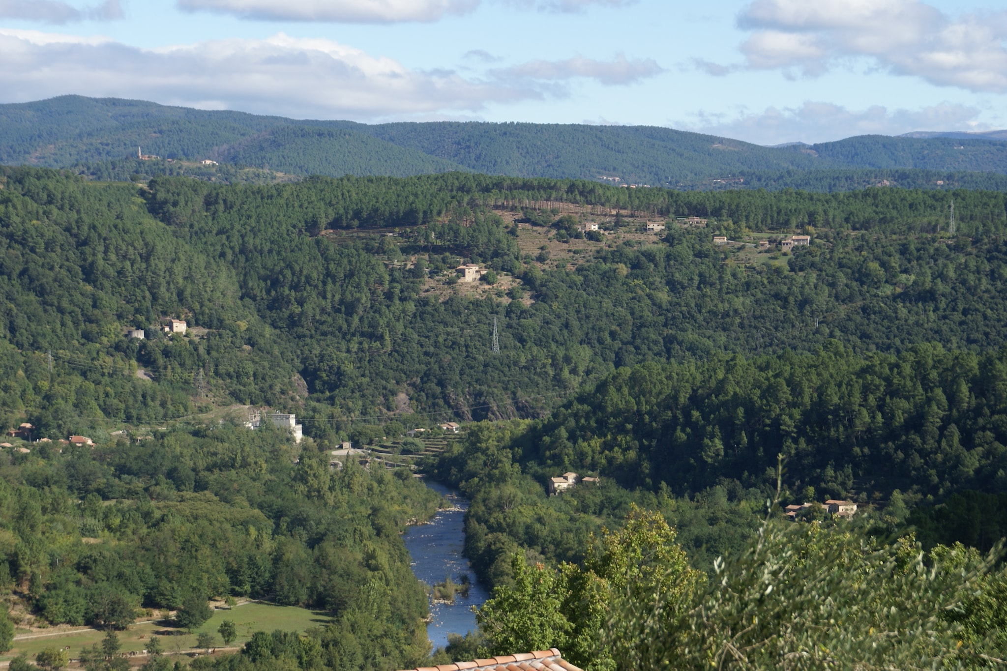 Villa - LES VANS-Uitzicht zomer