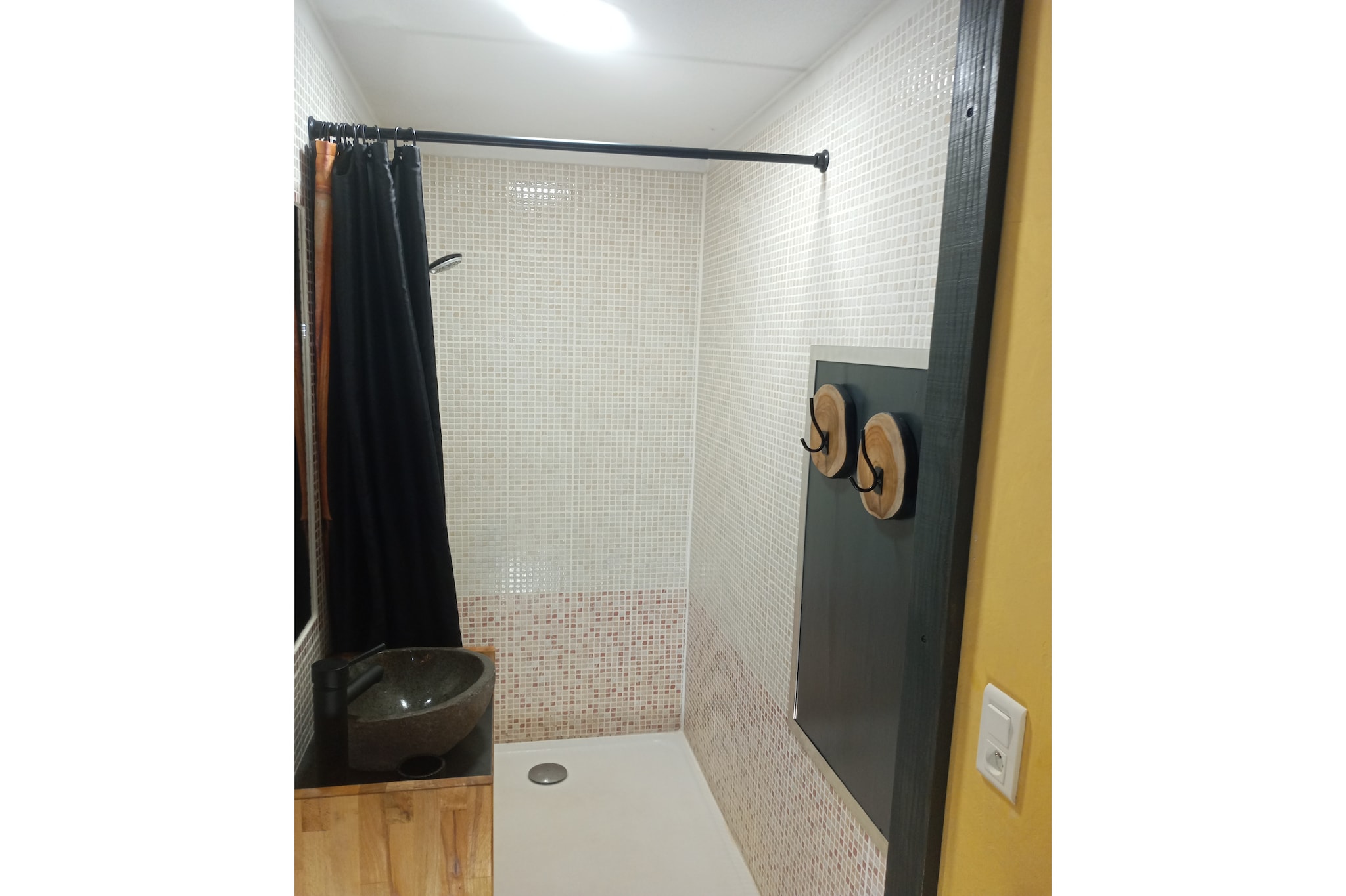 Villa - LES VANS-Badkamer