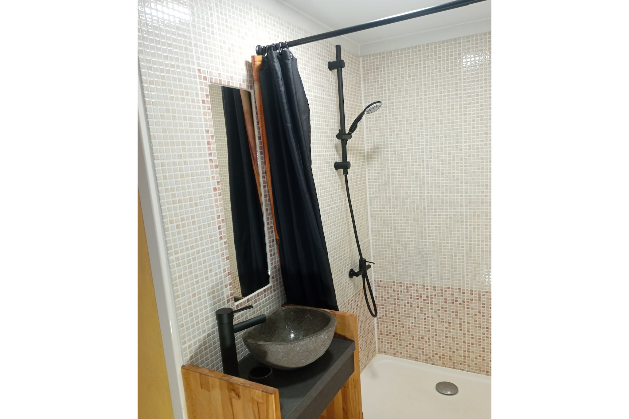 Villa - LES VANS-Badkamer