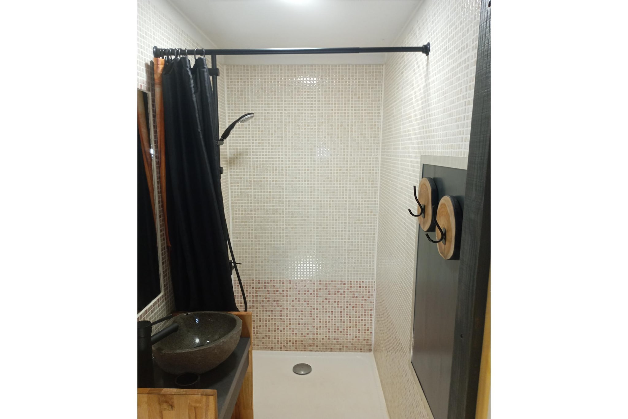 Villa - LES VANS-Badkamer