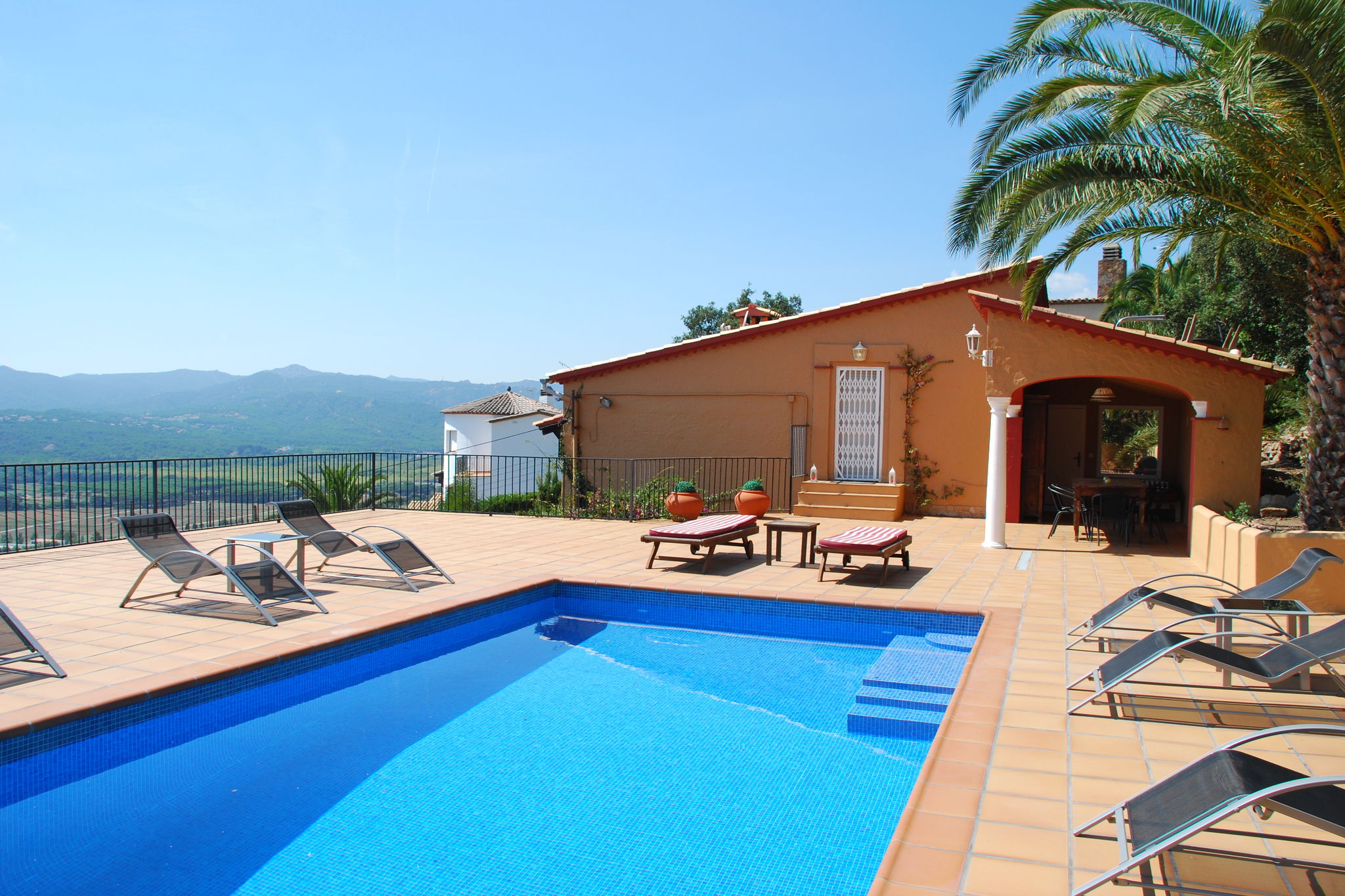 Prachtige villa met fenomenaal uitzicht, perfect gelegen in Castell d’Aro