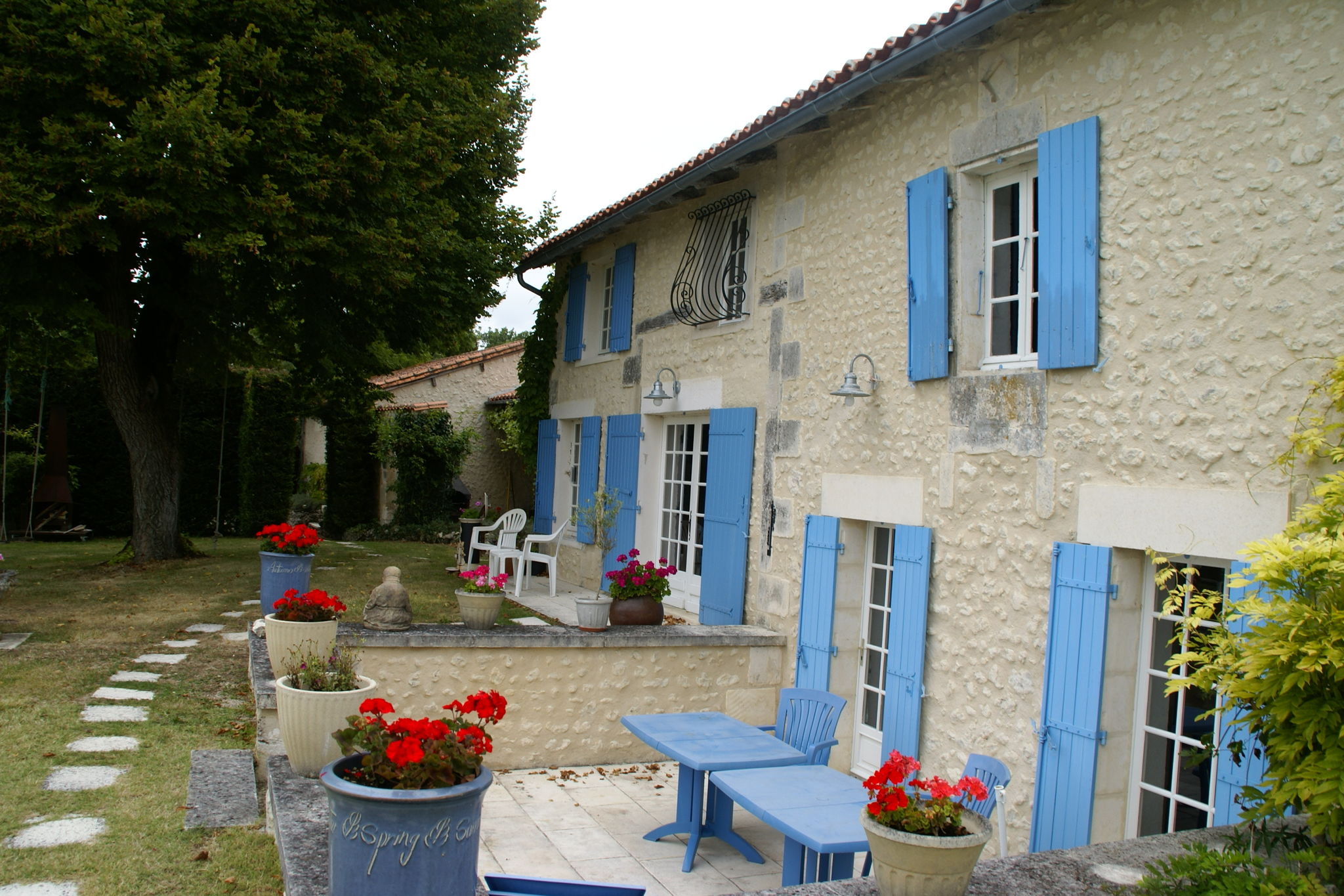 Ruim vakantiehuis in Aquitaine met privézwembad en terras