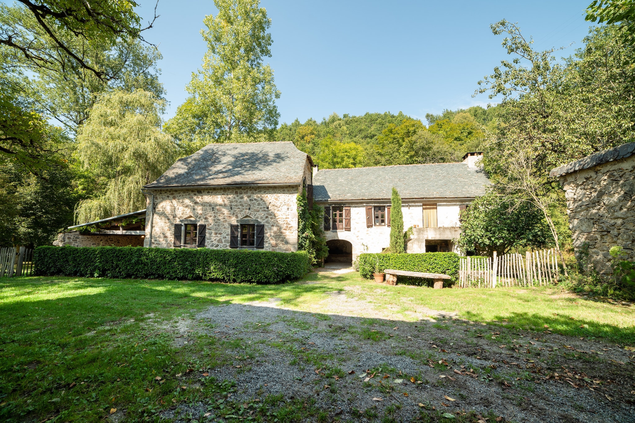 Cozy Mansion in Brandonnet with Swimming Pool