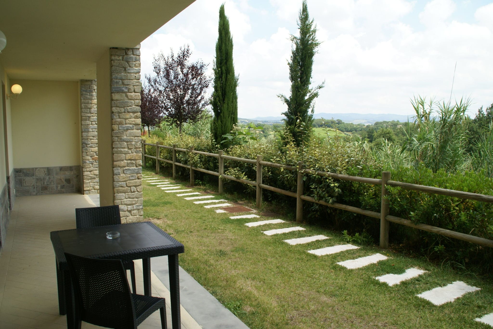 Modern furnished apartment with air conditioning in Chianti