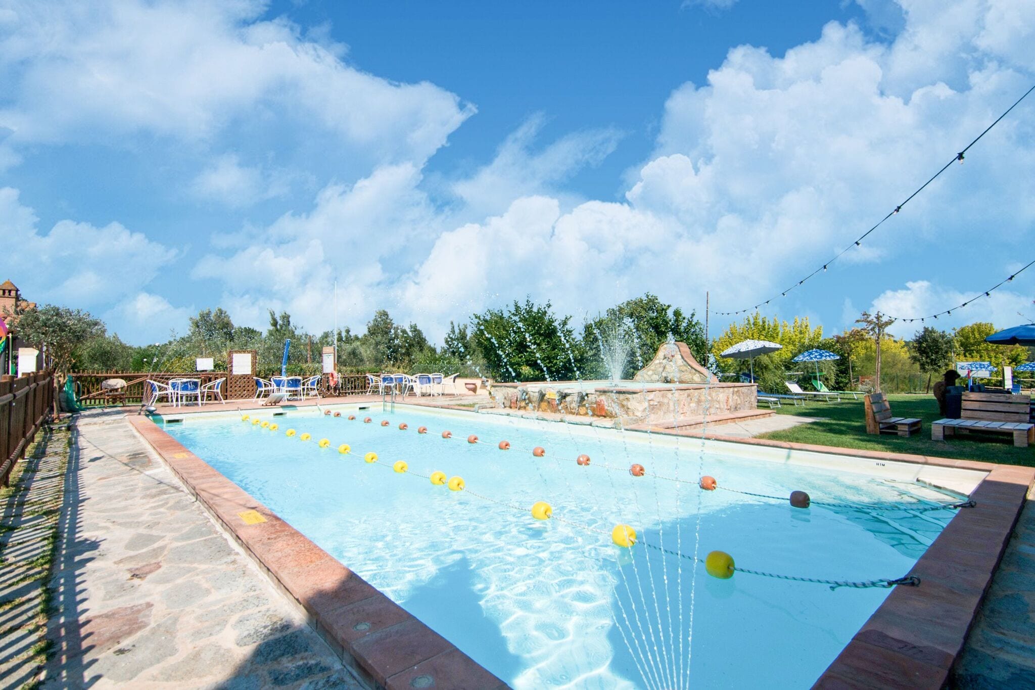 Maison de vacances près du lac Trasimène, deux piscines et espace spa