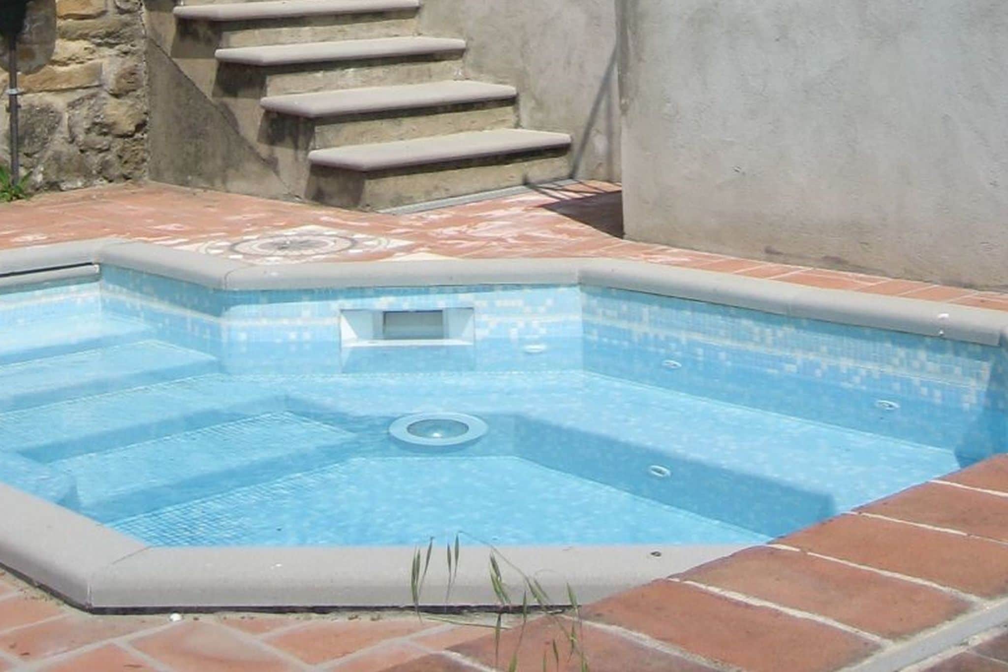 Oud kasteellandgoed omgeven door natuur met een heerlijk privézwembad
