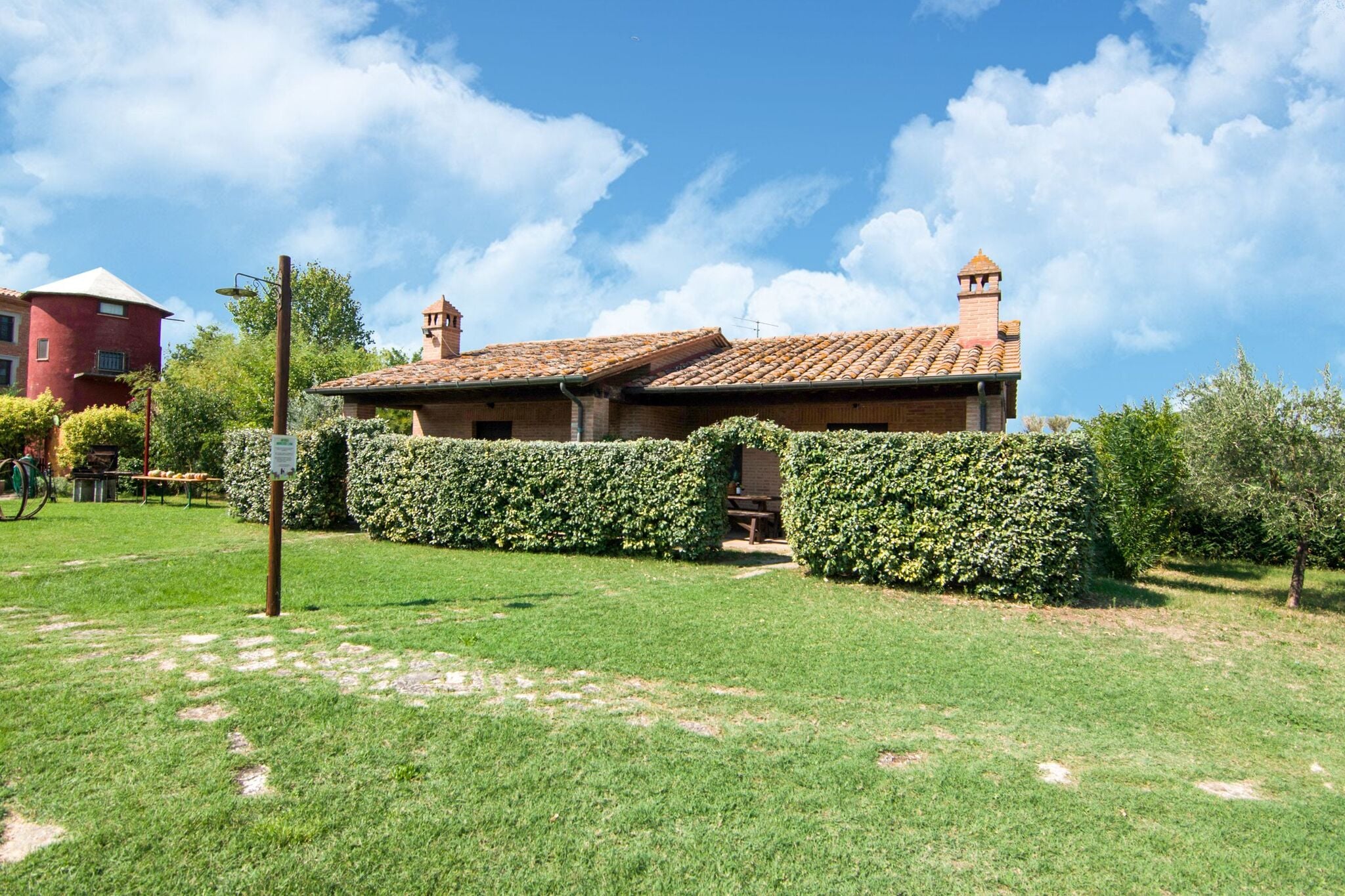 Comfy Farmhouse in Castiglione del Lago with Pool