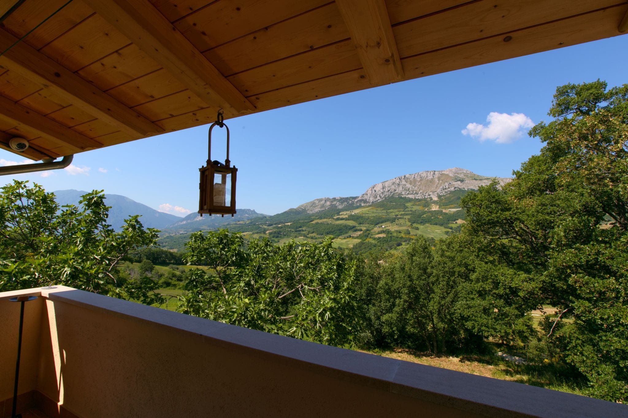 Villa met toren tussen de olijfbomen met privézwembad, mooi uitzicht