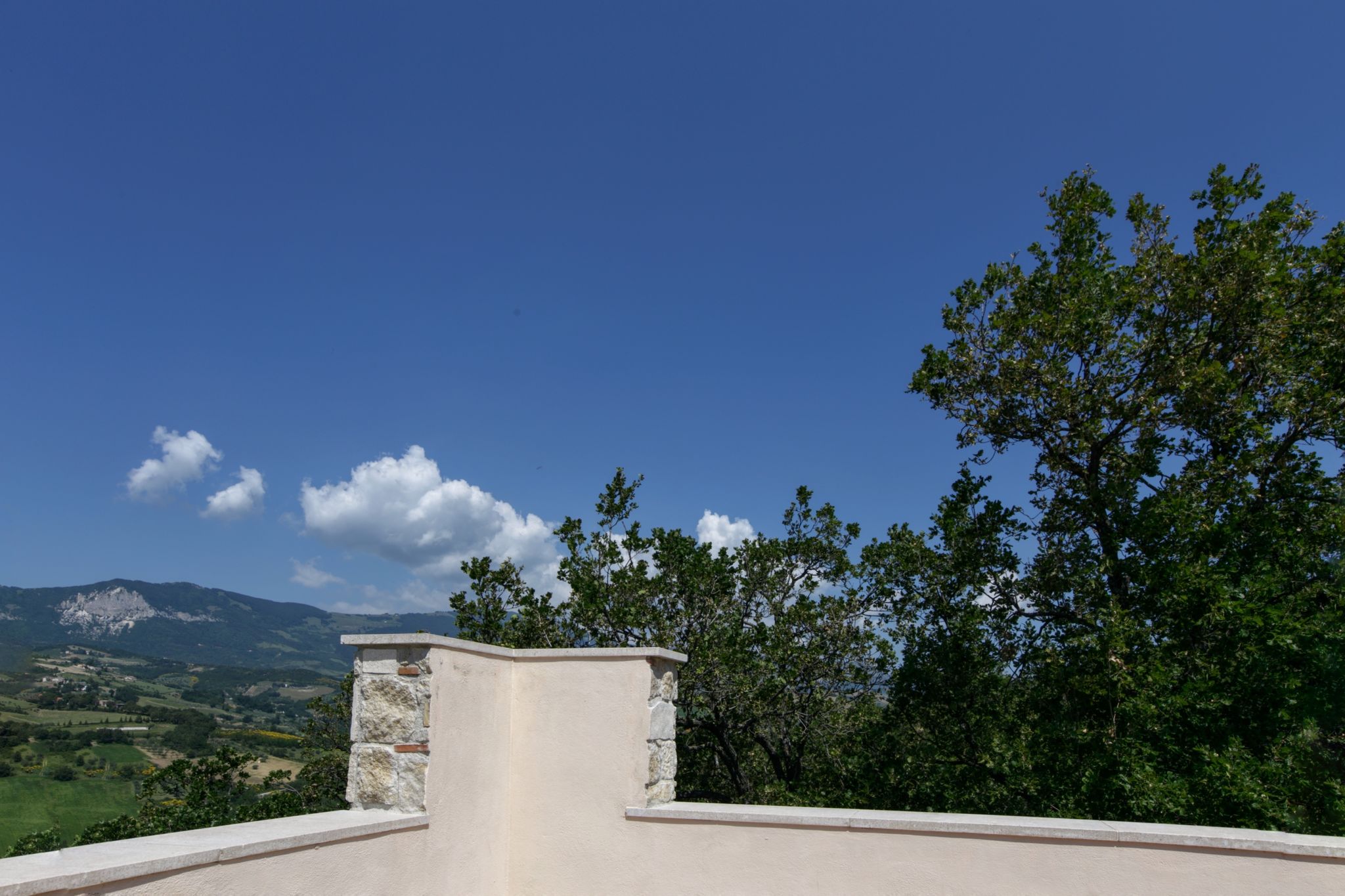 Villa met toren tussen de olijfbomen met privézwembad, mooi uitzicht