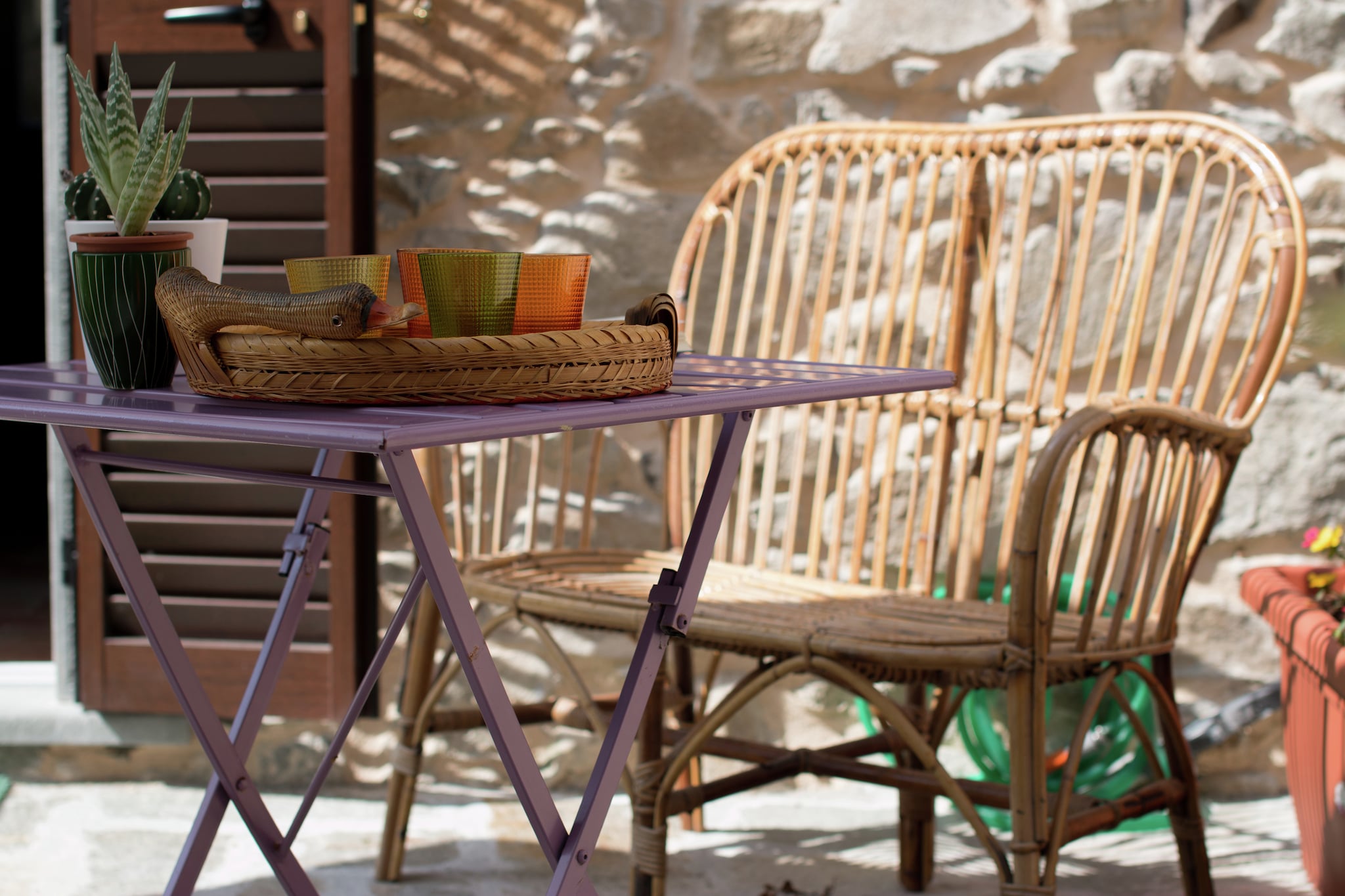 Ground floor: (Living room(double sofa bed, TV(satellite)), Large kitchen(dining table(4 persons), cooker, hood, coffee machine, microwave, dishwasher, fridge), heating, terrace(private), garden furniture, BBQ)\n\nOn the 1st floor: (bedroom(double bed), bathroom(tumble dryer, shower, washbasin, toilet, bidet, washing machine))\n\nBasement: (bicycles available(on request), children\'s bed, high chair)