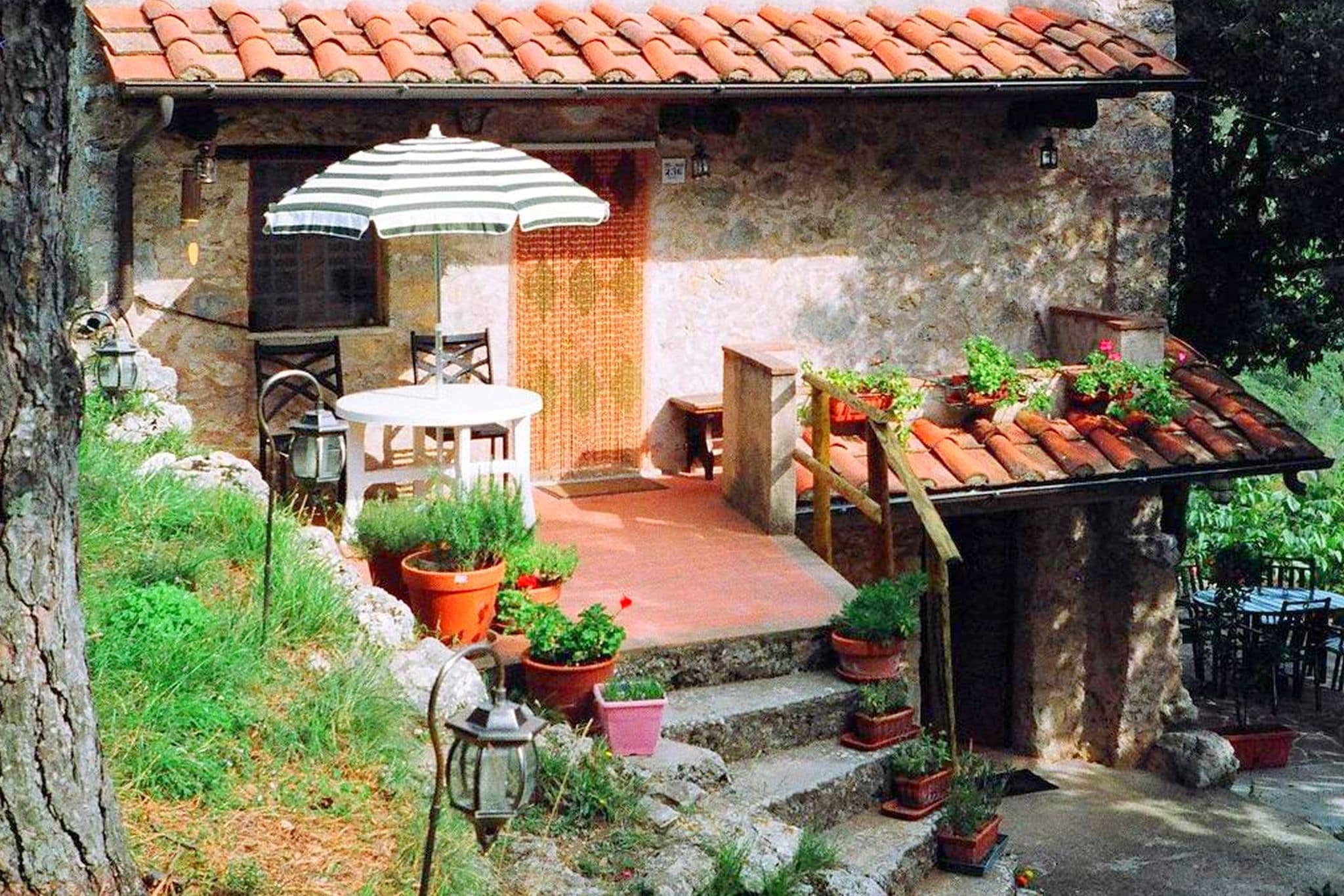 Rustige en compleet ingerichte villa in de Apuaanse alpen van Toscane