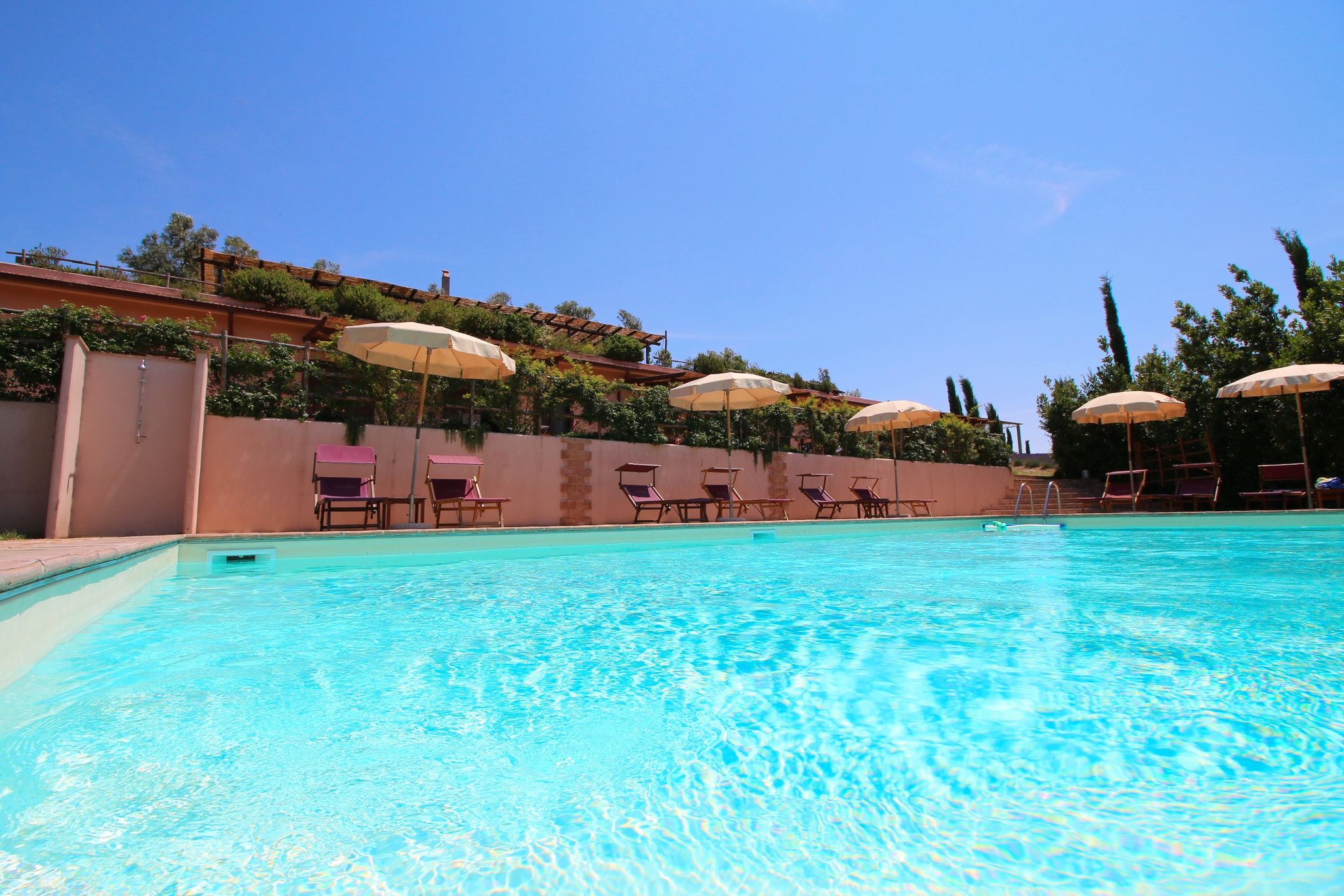 Ferme moderne à Montalto di Castro avec piscine