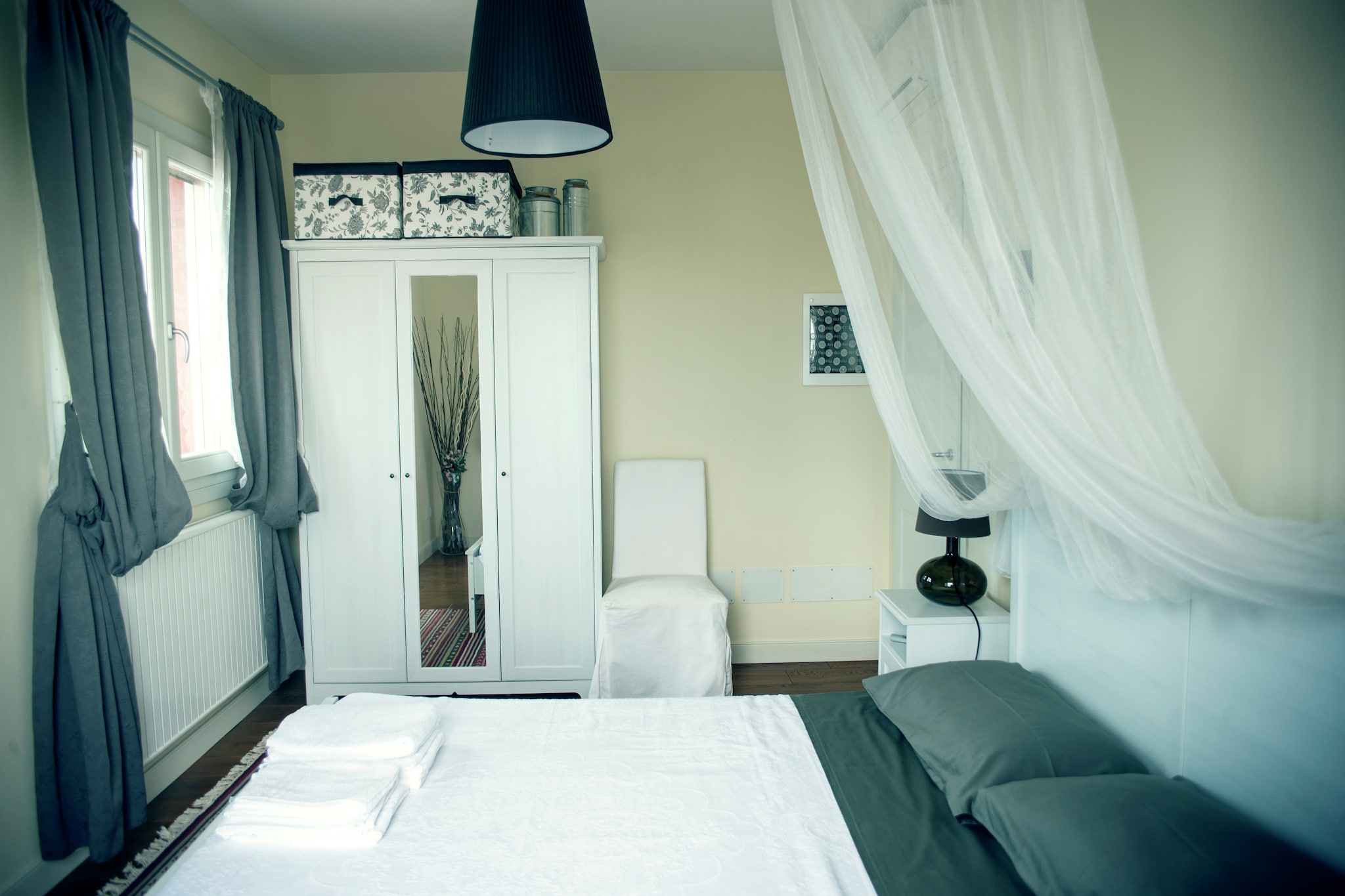 On the 1st floor: (Large kitchen(double sofa bed, TV, dishwasher, fridge-freezer), bedroom(bunk bed), bathroom(shower, washbasin, toilet, bidet), air conditioning)\n\nwashing machine(shared with other guests), roof terrace, garden(shared with other guests), garden furniture, parking, swimming pool(shared with other guests)