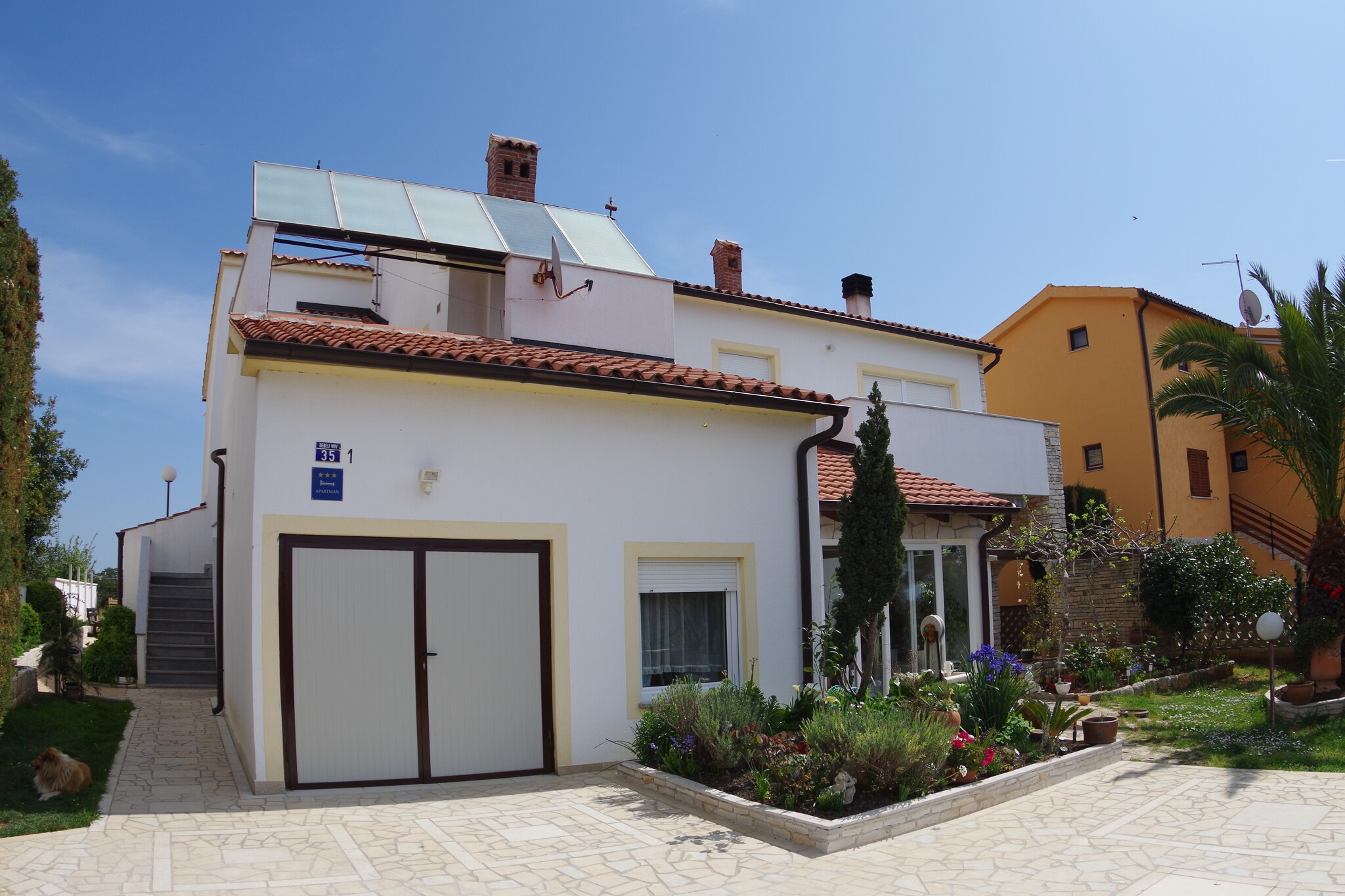 Comfy apartment in Vinkuran with the beach nearby
