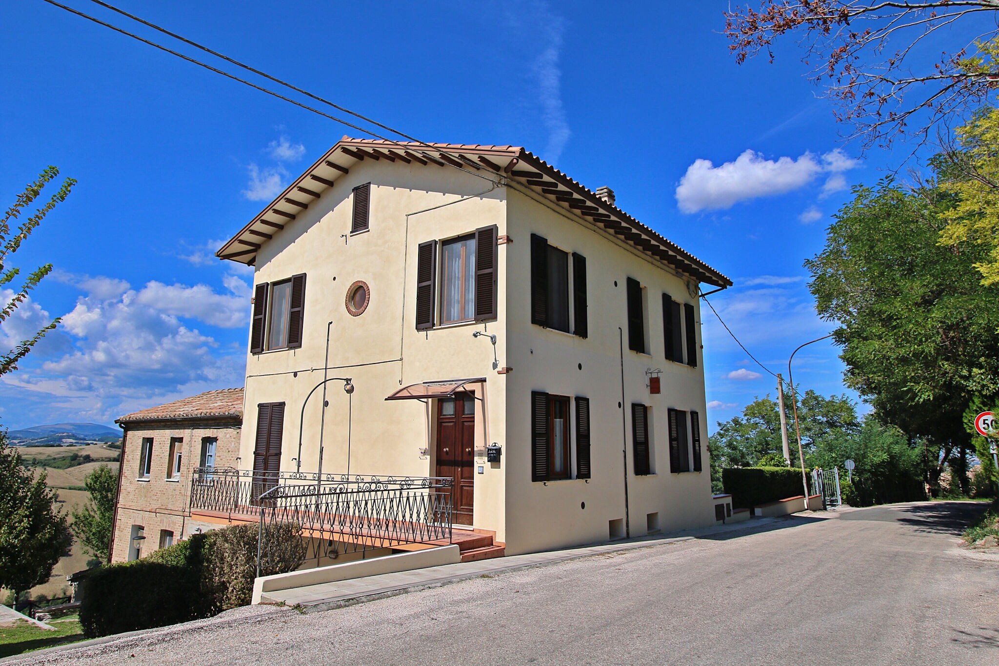 Villa in Piticchio with Swimming Pool, Garden, BBQ, Parking