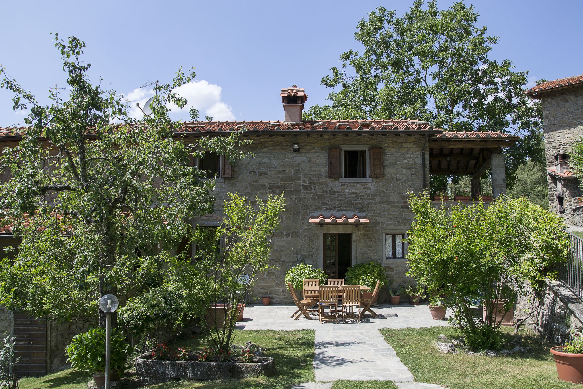 Mooie vila met privé zwembad, ruime tuin, veel privacy en dichtbij Cortona