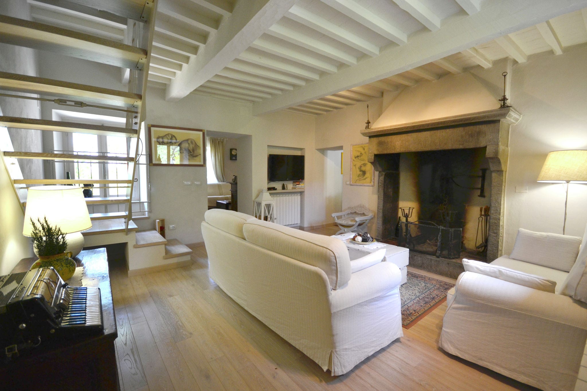 Nice villa with private pool, large garden, lots of privacy and close to Cortona