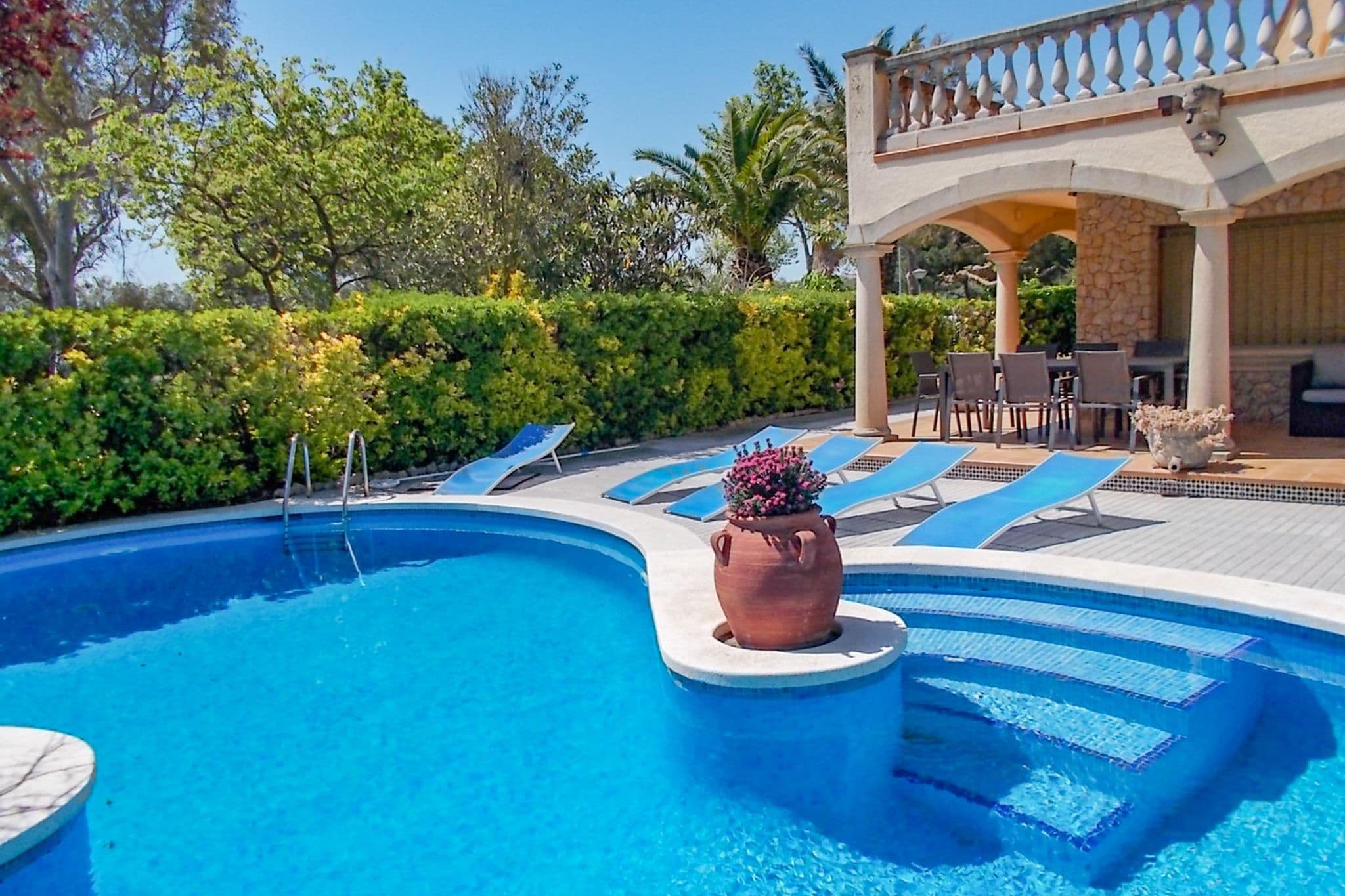 Schitterende villa met eigen zwembad, volop luxe en op slechts 500m van de kust