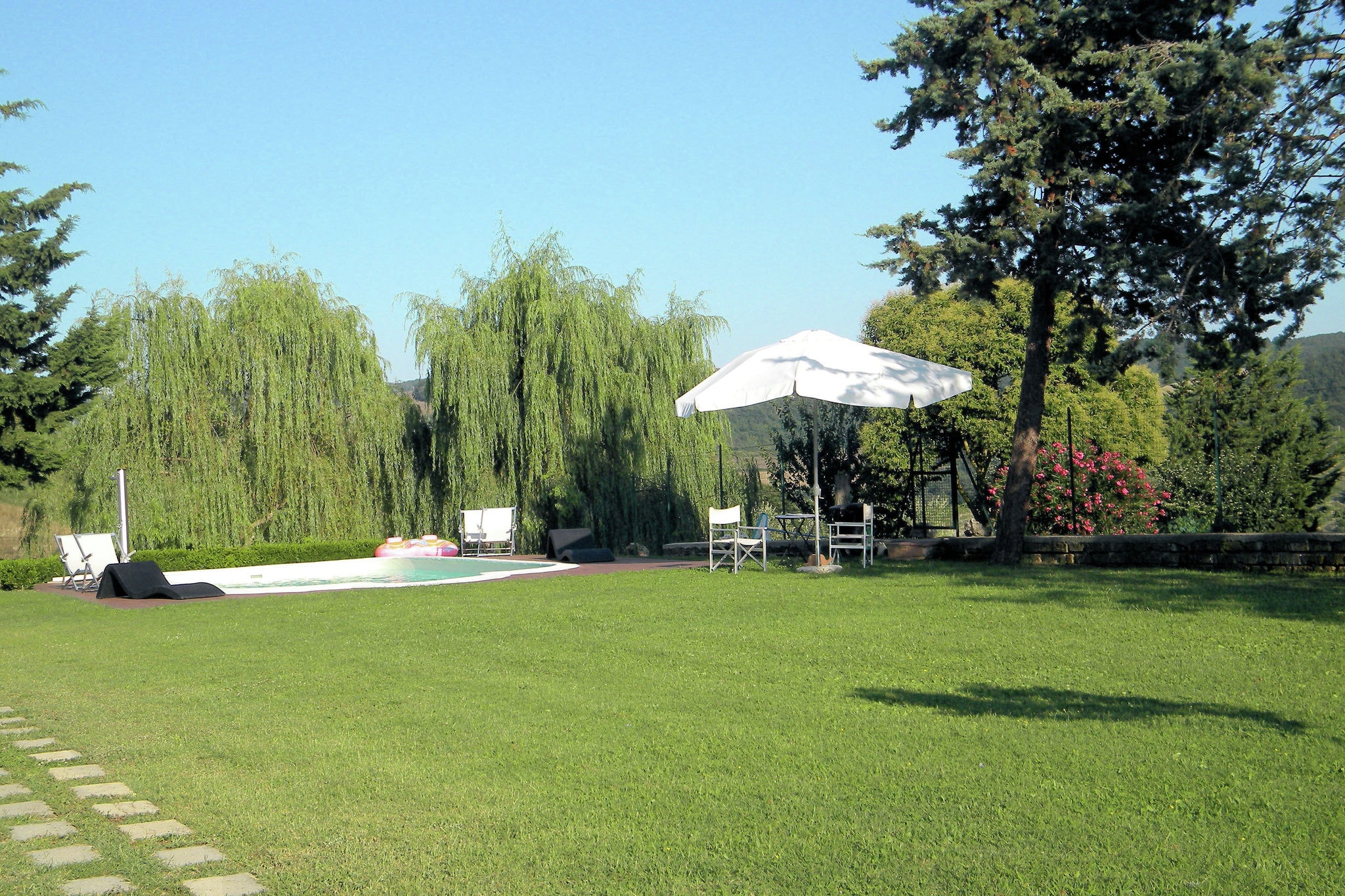 Heerlijk appartement in Celle Sul Rigo met zwembad en tuin